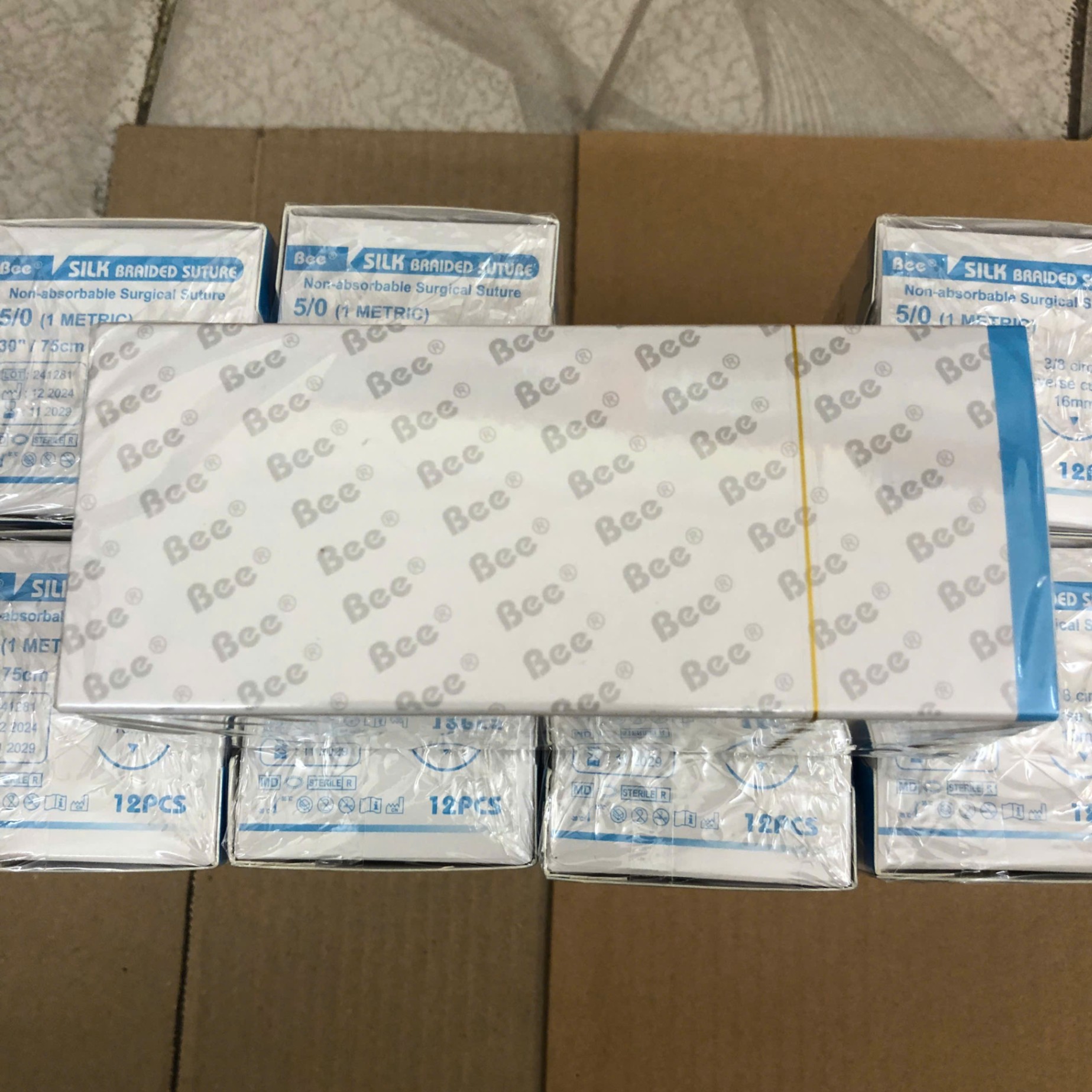 Chỉ không tiêu tổng hợp sợi bện có kim Silk 5/0, Huaiyin Medical Instruments, Trung Quốc (Hộp= 12 sợi)