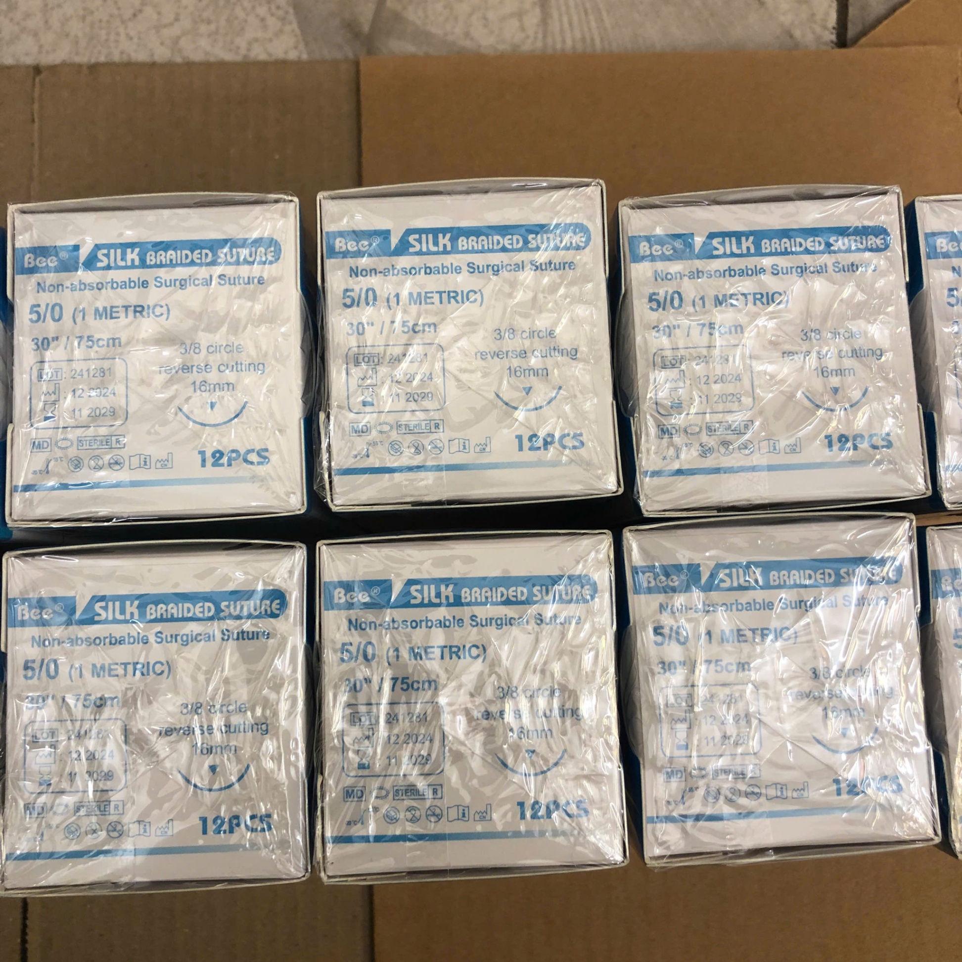 Chỉ không tiêu tổng hợp sợi bện có kim Silk 5/0, Huaiyin Medical Instruments, Trung Quốc (Hộp= 12 sợi)