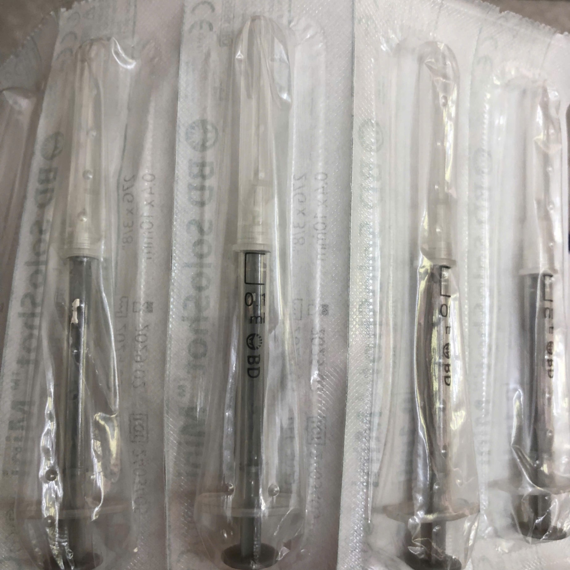 Bơm tiêm tự khoá 0,1 ml 27G x 3/8 Becton Dickinson, S.A; Tây Ban Nha (Hộp =100 cái)