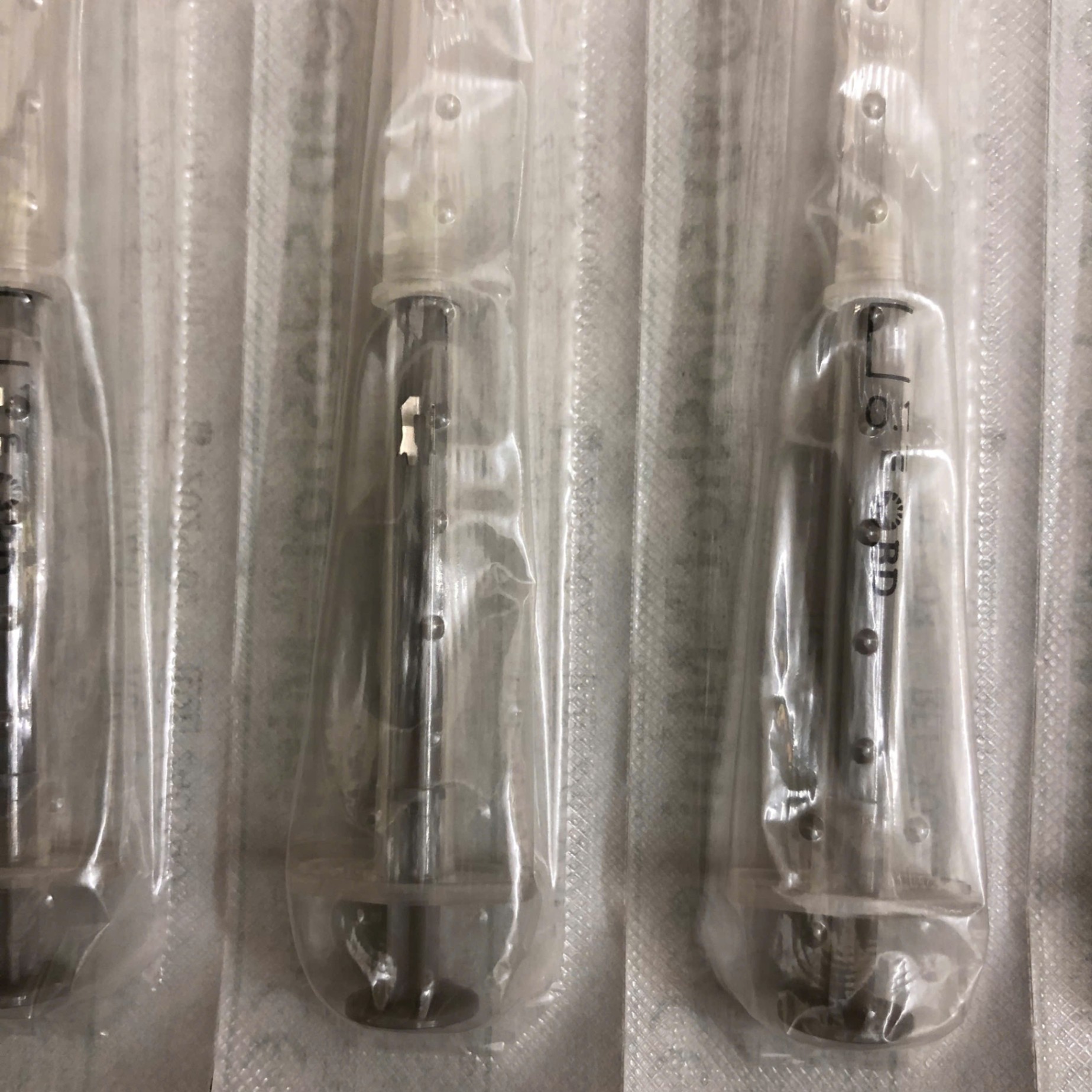 Bơm tiêm tự khoá 0,1 ml 27G x 3/8 Becton Dickinson, S.A; Tây Ban Nha (Hộp =100 cái)