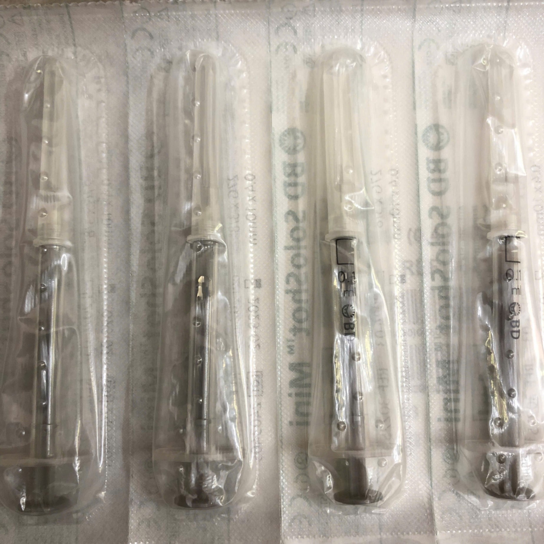 Bơm tiêm tự khoá 0,1 ml 27G x 3/8 Becton Dickinson, S.A; Tây Ban Nha (Hộp =100 cái)