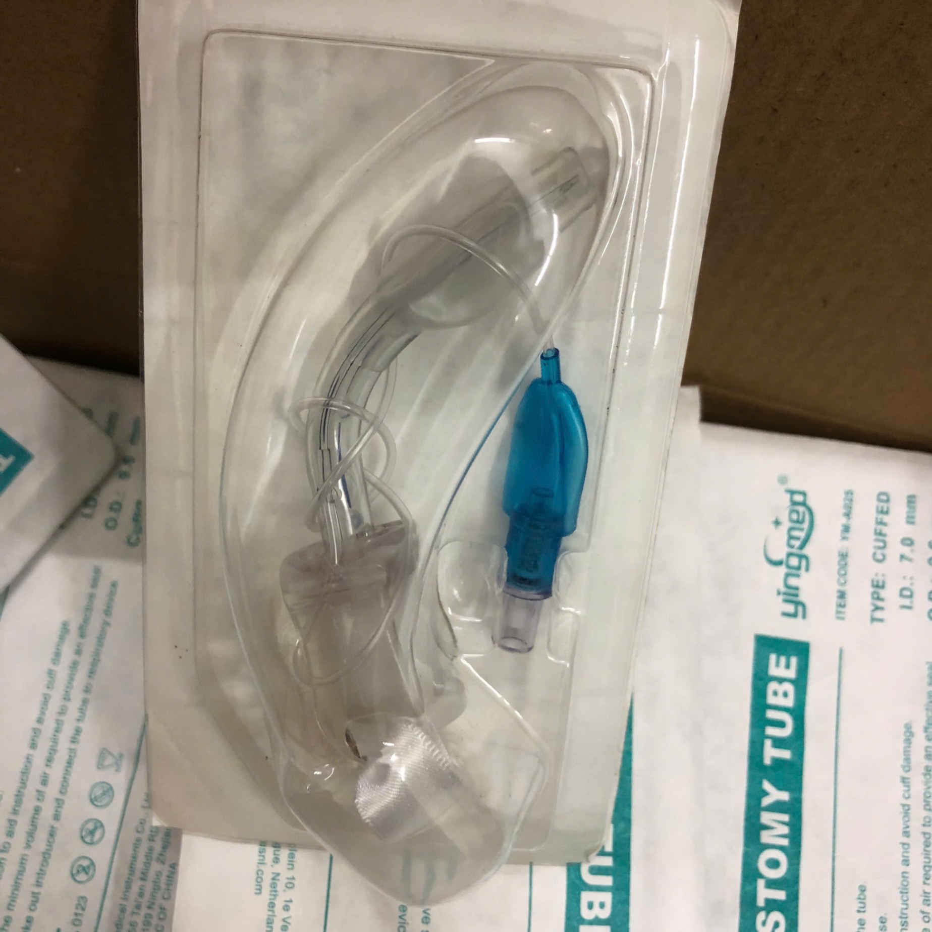 Ống khai mở khí quản 1 nòng có bóng các cỡ, NINGBO YINGMED MEDICAL Trung Quốc (Hộp = 10 cái)