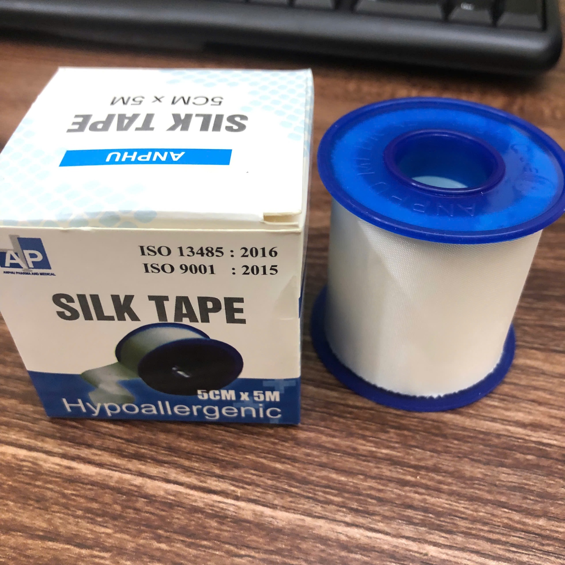 Băng dính lụa (silk tape) 5cm x 5m An Phú (Hộp=12 cuộn)