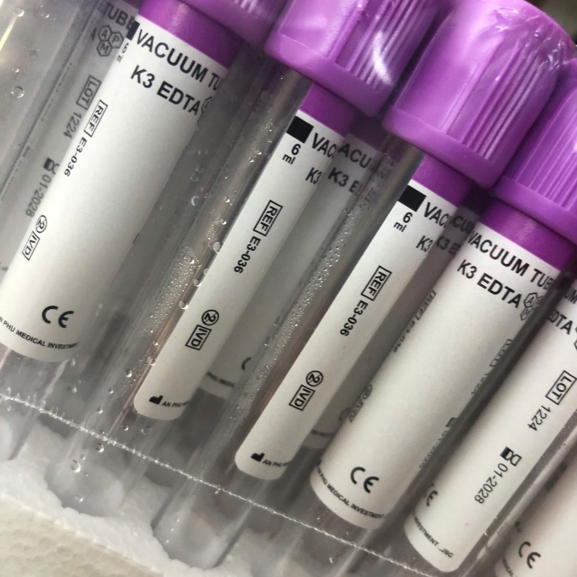 Ống nghiệm EDTA (K3) chân không 6ml An Phú (Khay=100 ống, Thùng=2400 ống)