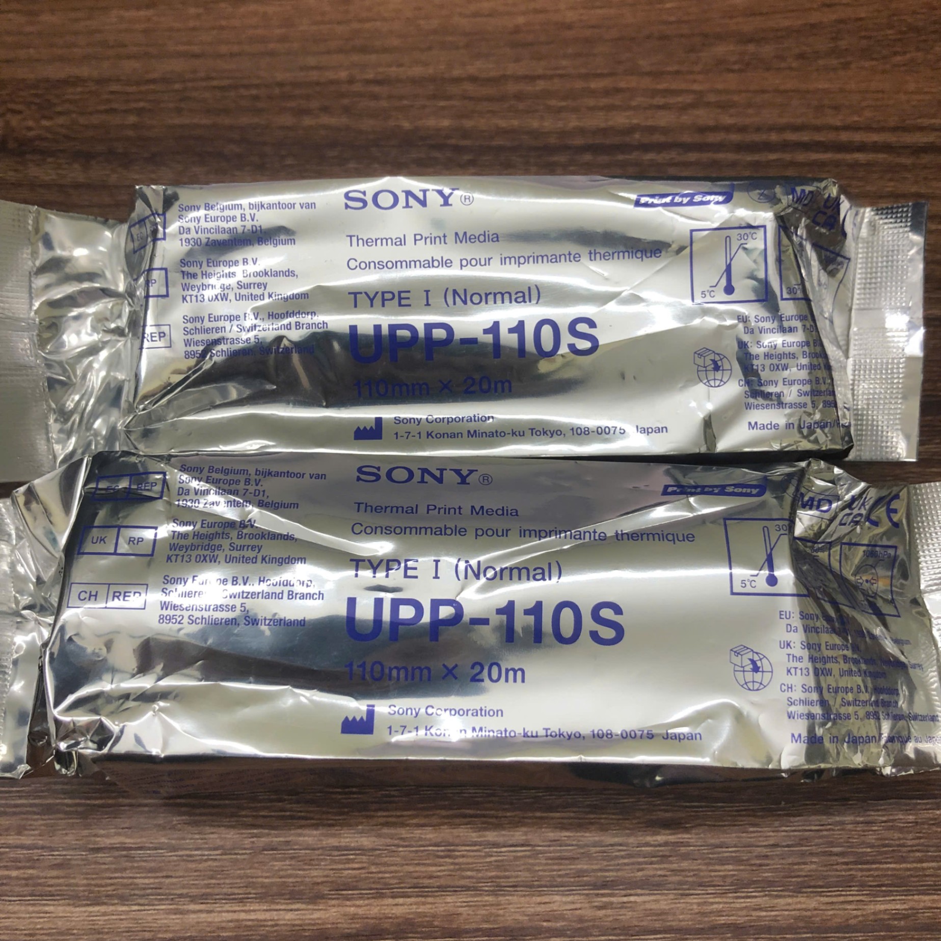 Giấy siêu âm Sony UPP-110S, Nhật Bản (Hộp=10 cuộn, Thùng=100 cuộn)