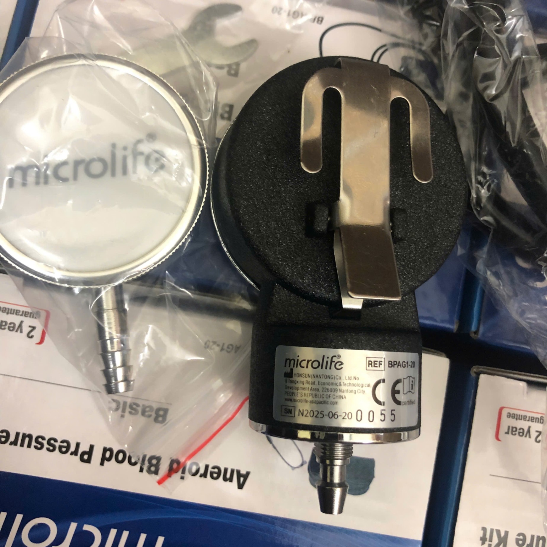 Máy đo huyết áp cơ kèm tai nghe Microlife BP AG1-20