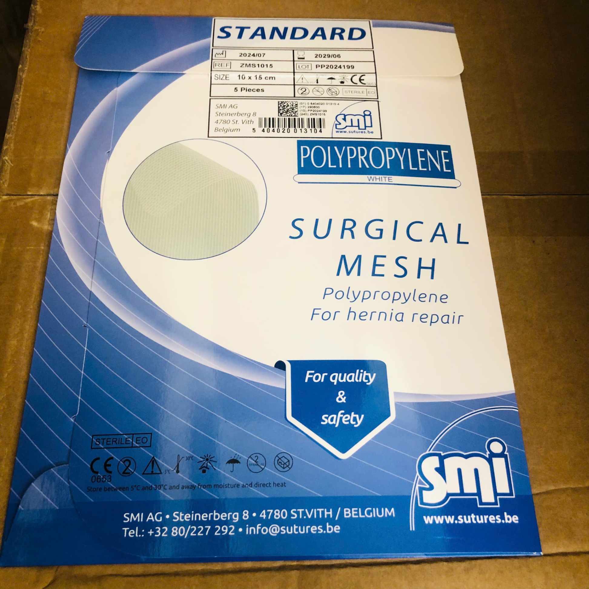 Lưới điều trị thoát vị Sugical Mesh 10x15cm, SMI, Bỉ (Hộp=5 miếng)