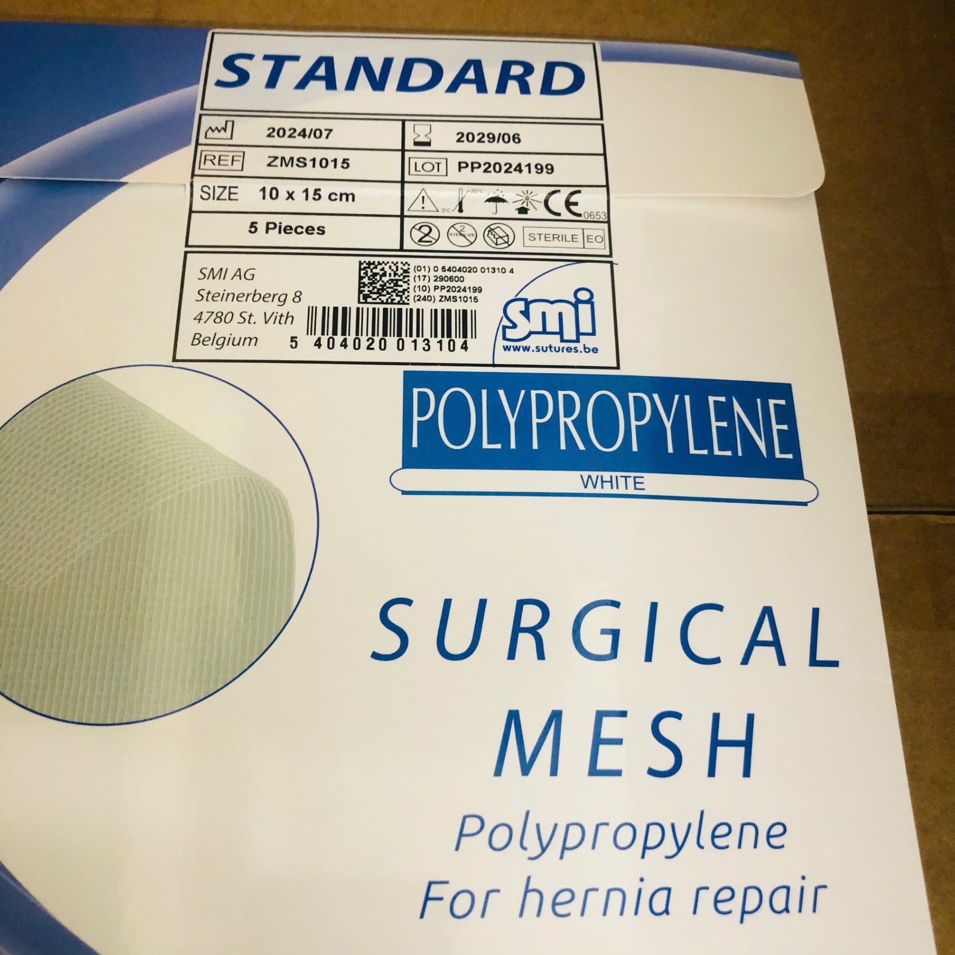 Lưới điều trị thoát vị Sugical Mesh 10x15cm, SMI, Bỉ (Hộp=5 miếng)