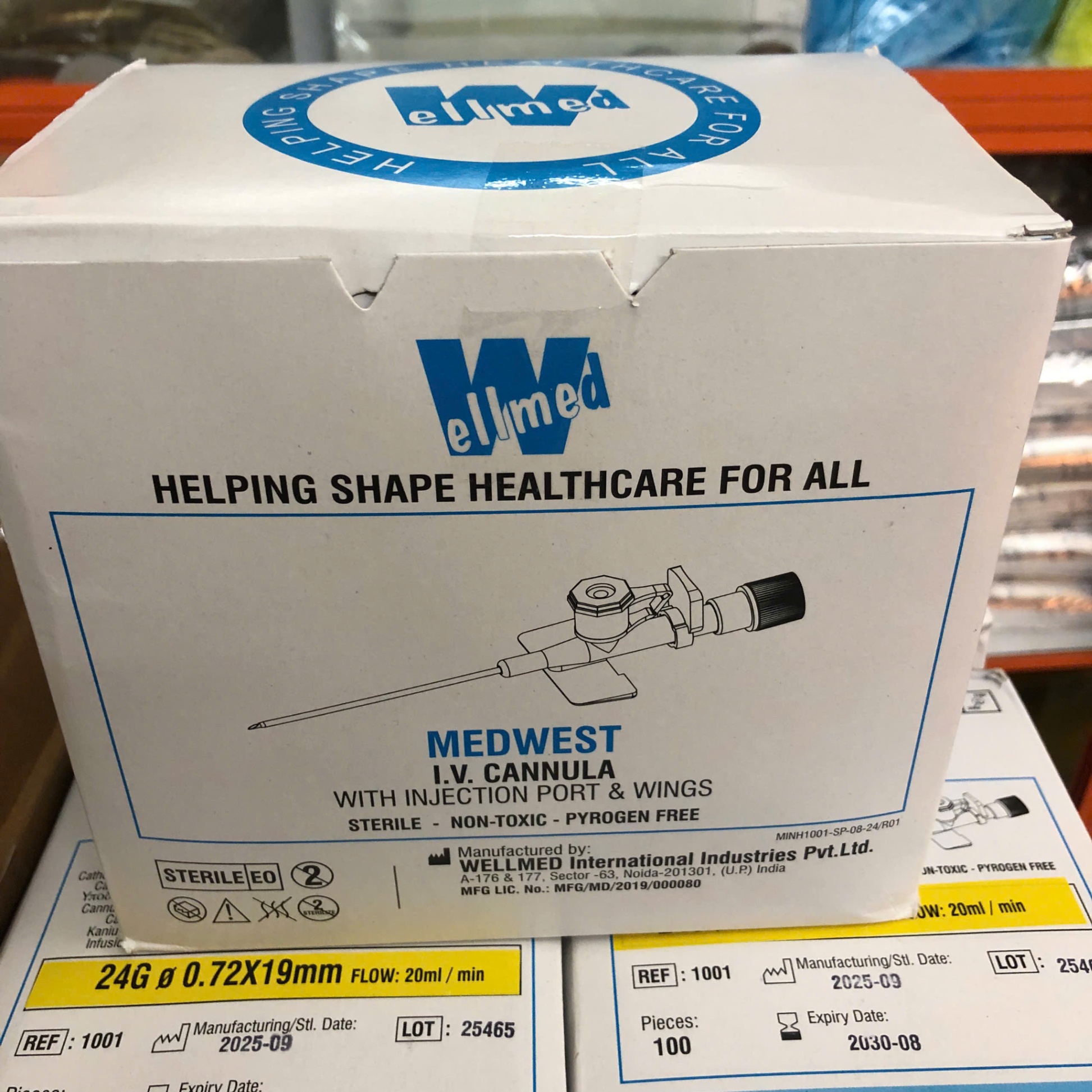 Kim luồn tĩnh mạch, có cánh, có cổng Wellmed