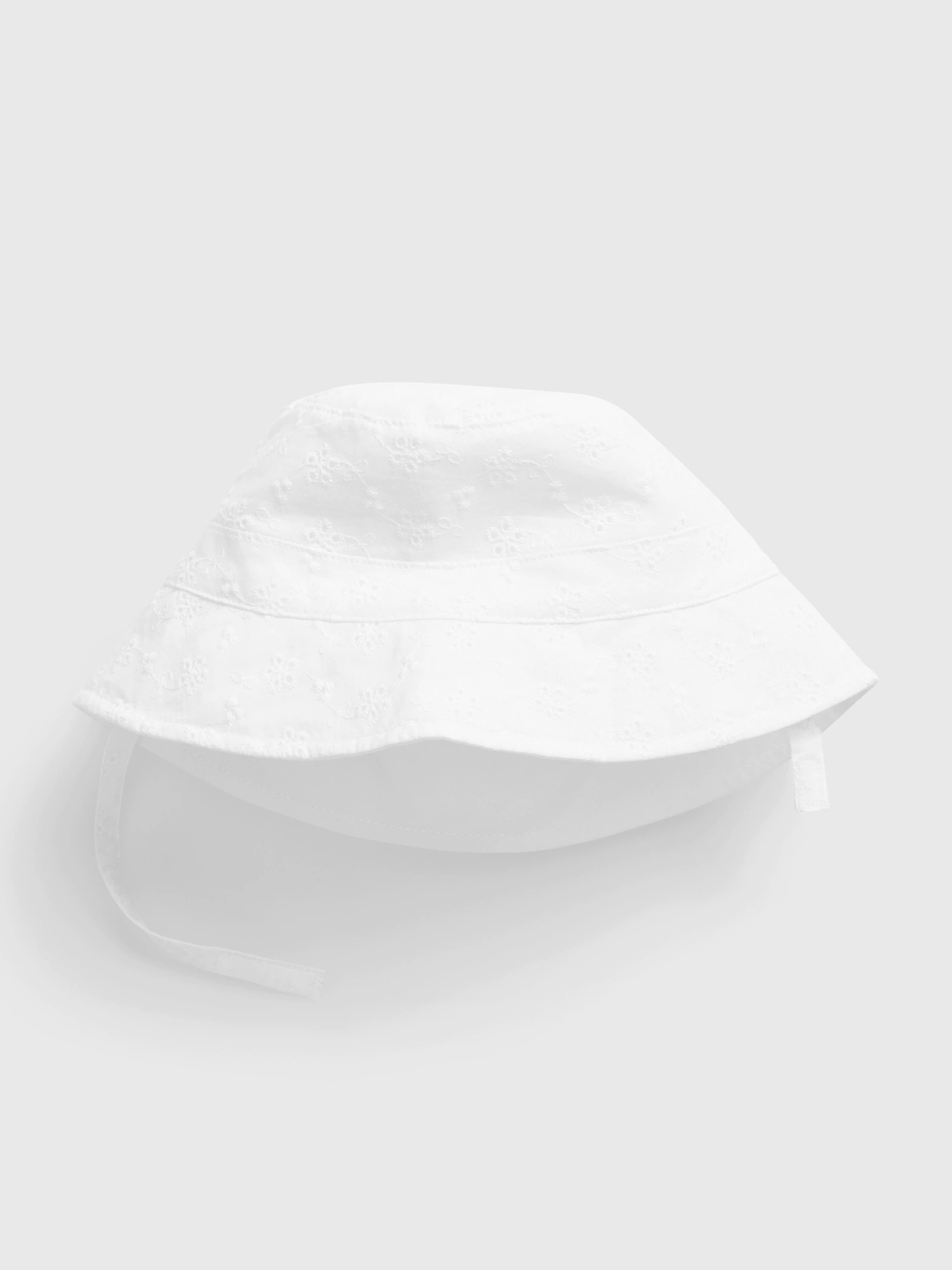 Mũ rộng vành chống nắng Gap Baby Eyelet Bucket Hat 509155 size 6 tháng tới 2 tuổi