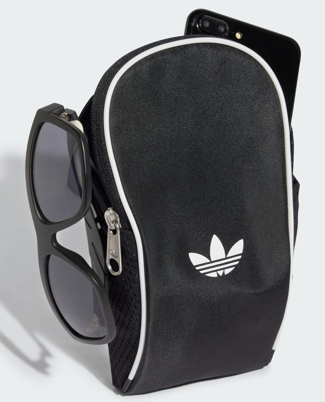 Adidas-Adicolor-Small-Item-Bag-JD5570-10.jpg