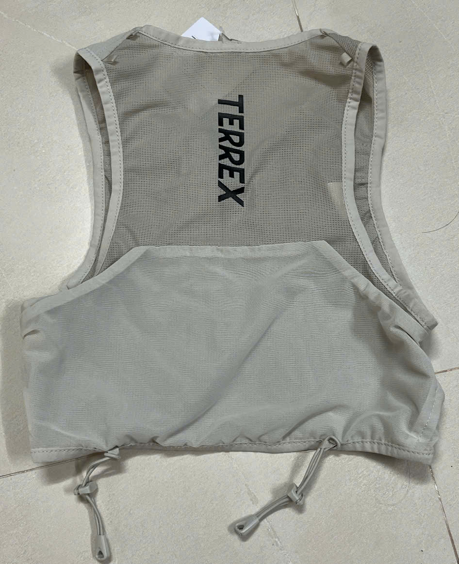 Adidas-Terrex-Trail-Running-Vest-2-5-L-size-M-3.jpg