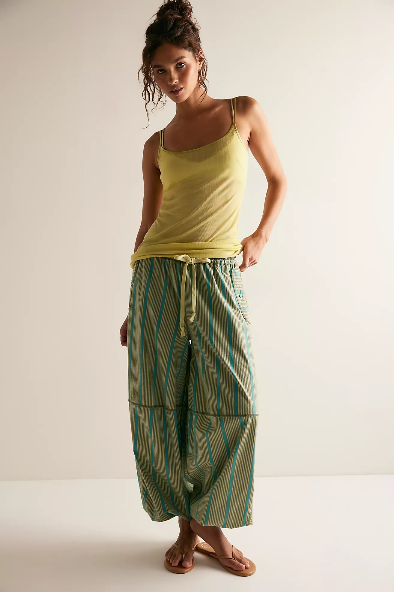 Ao-2-day-Free-People-Air-Sign-Cami-Silent-Lime-size-L-3.jpg?v=1779158709