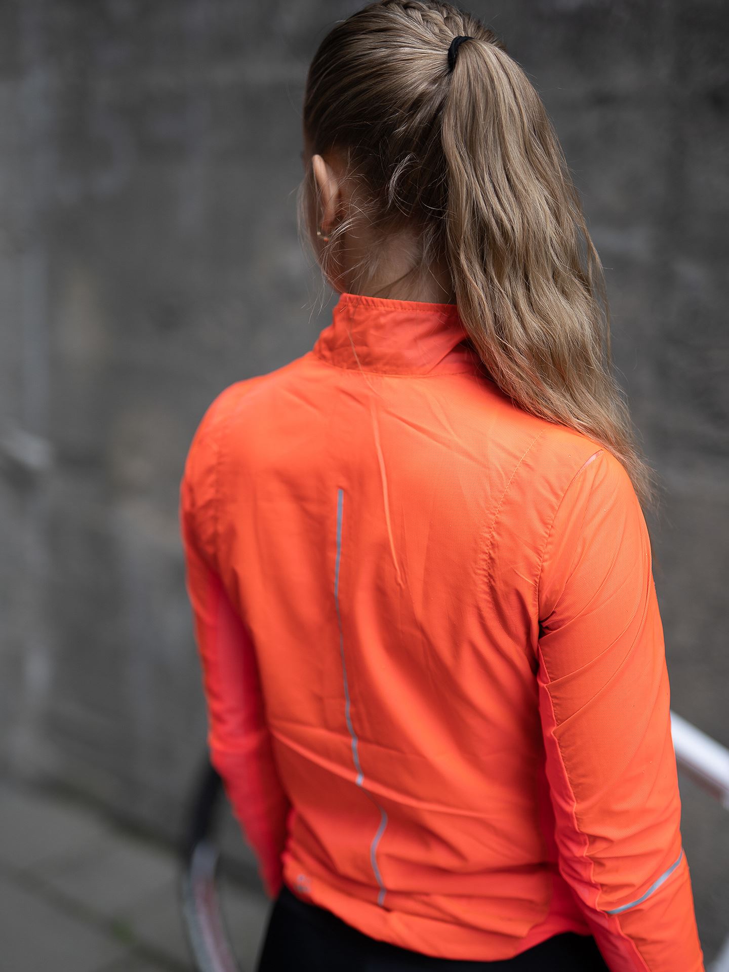 Ao-gio-dap-xe-Craft-Adv-Essence-Light-Wind-Jacket-W-1908792-size-M-3.jpg