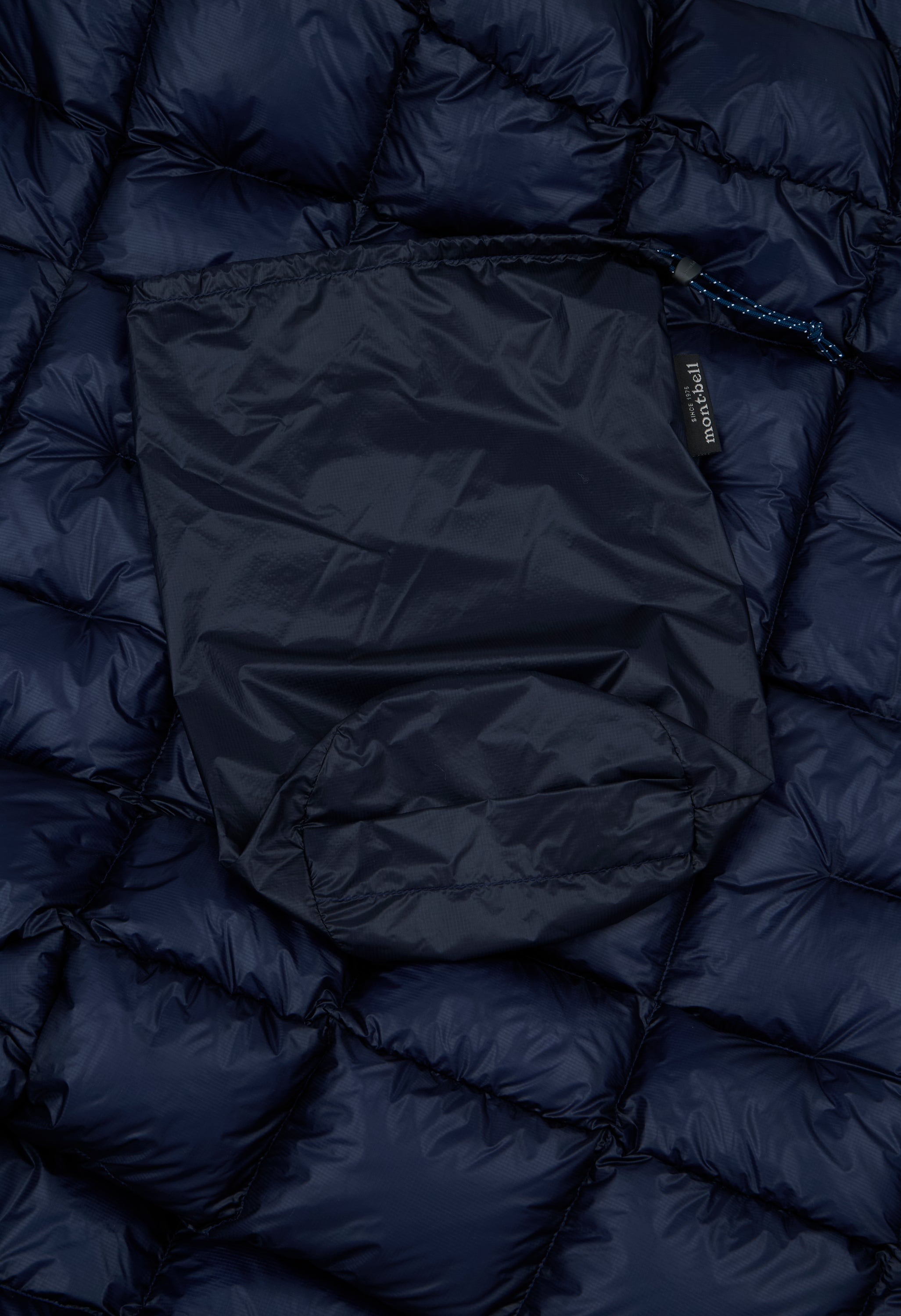 Ao-long-vu-Montbell-Plasma-1000-Alpine-Down-Parka-2301257-size-M-11.jpg?v=1769767353