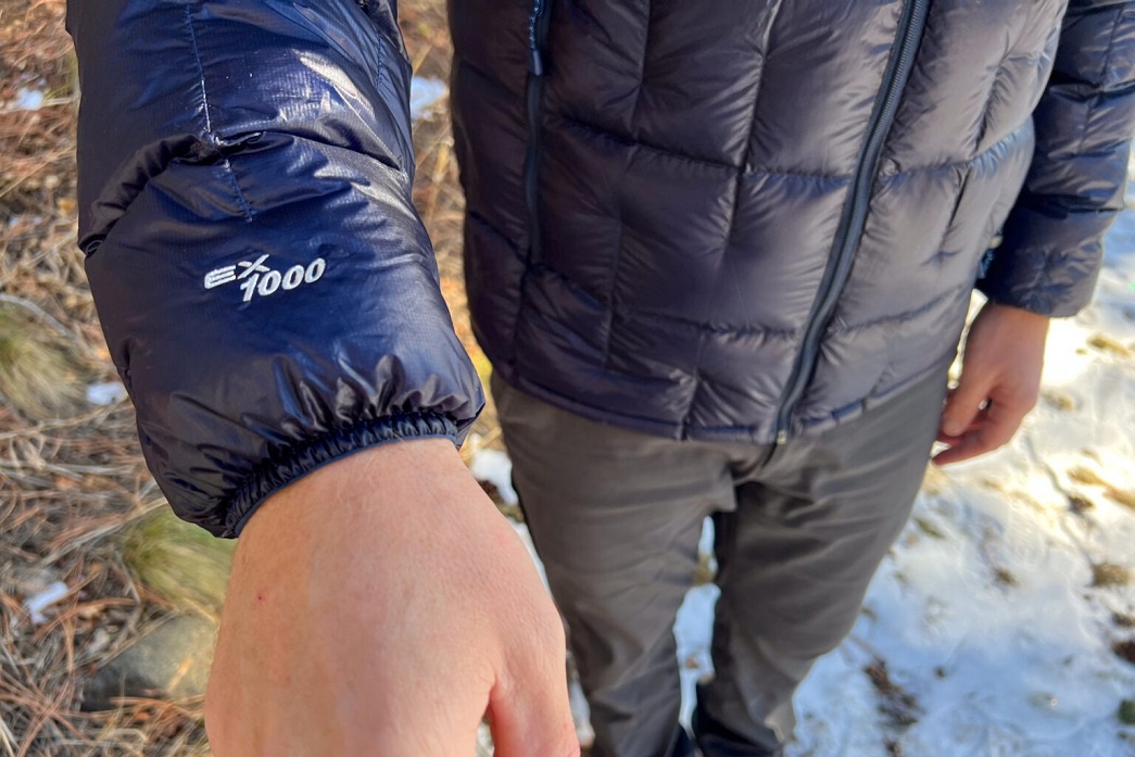 Ao-long-vu-Montbell-Plasma-1000-Alpine-Down-Parka-2301257-size-M-23.jpg?v=1769767407