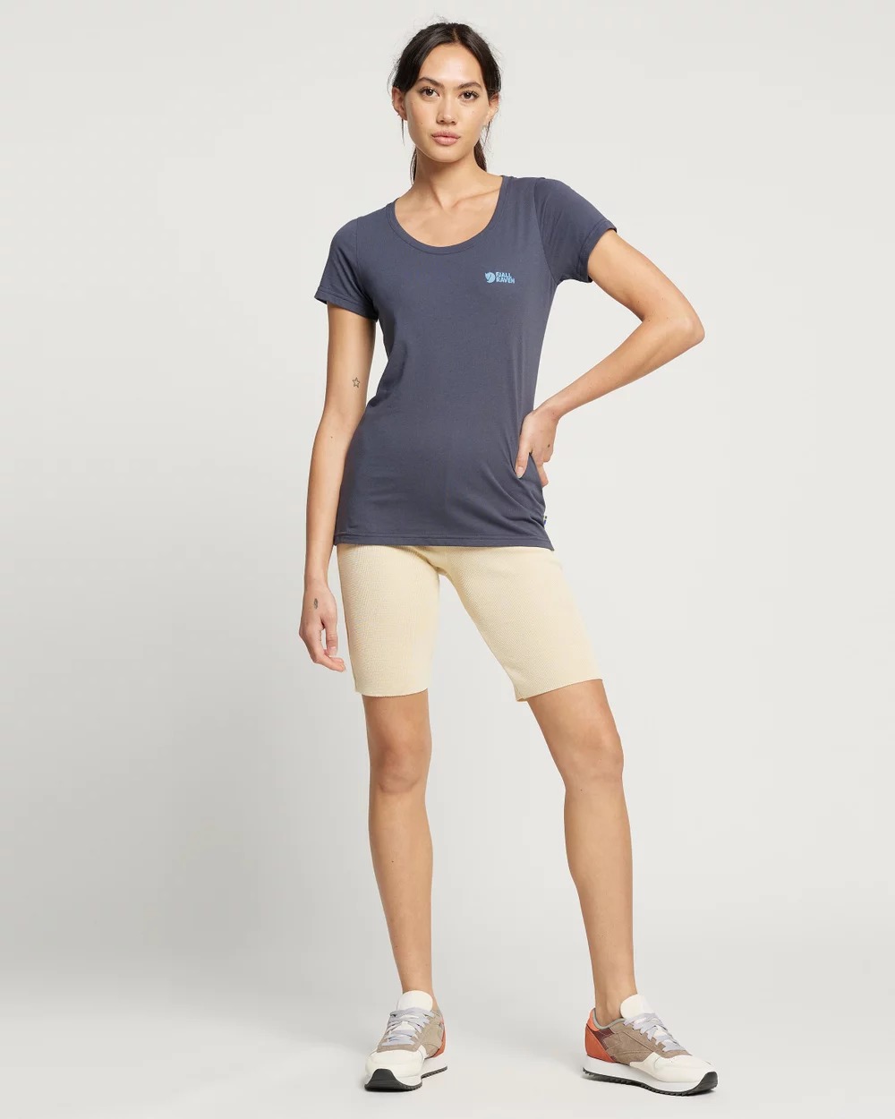 Ao-thun-Fjallraven-Women-s-Logo-T-Shirt-83509-size-S-6.jpg?v=1773969233