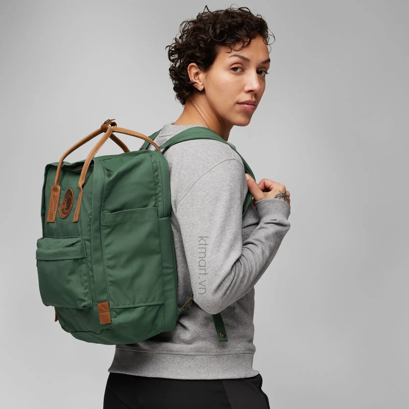 Balo-Fjallraven-Kanken-No-2-Laptop-15-23803-New-Version-2025-30.jpg