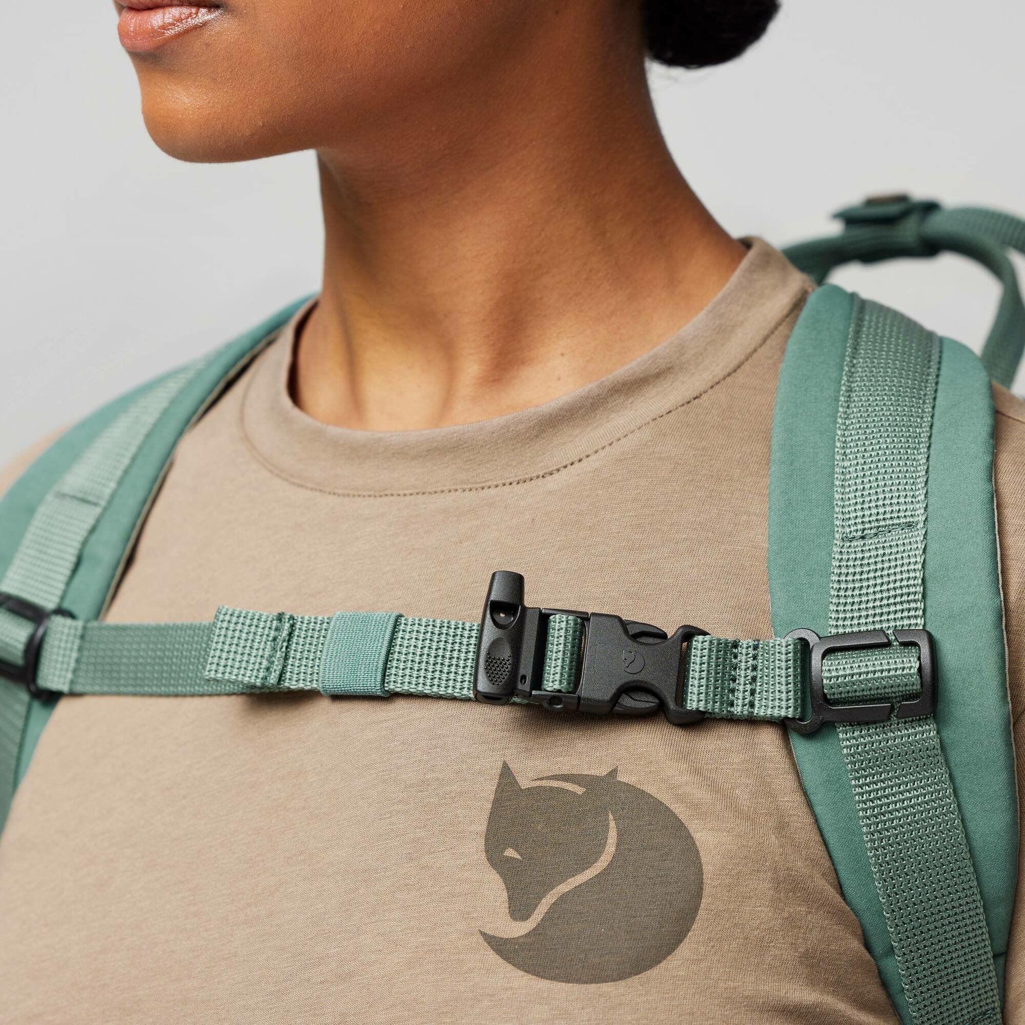 Balo-Fjallraven-Kanken-Outlong-23200251-18L-46.jpg