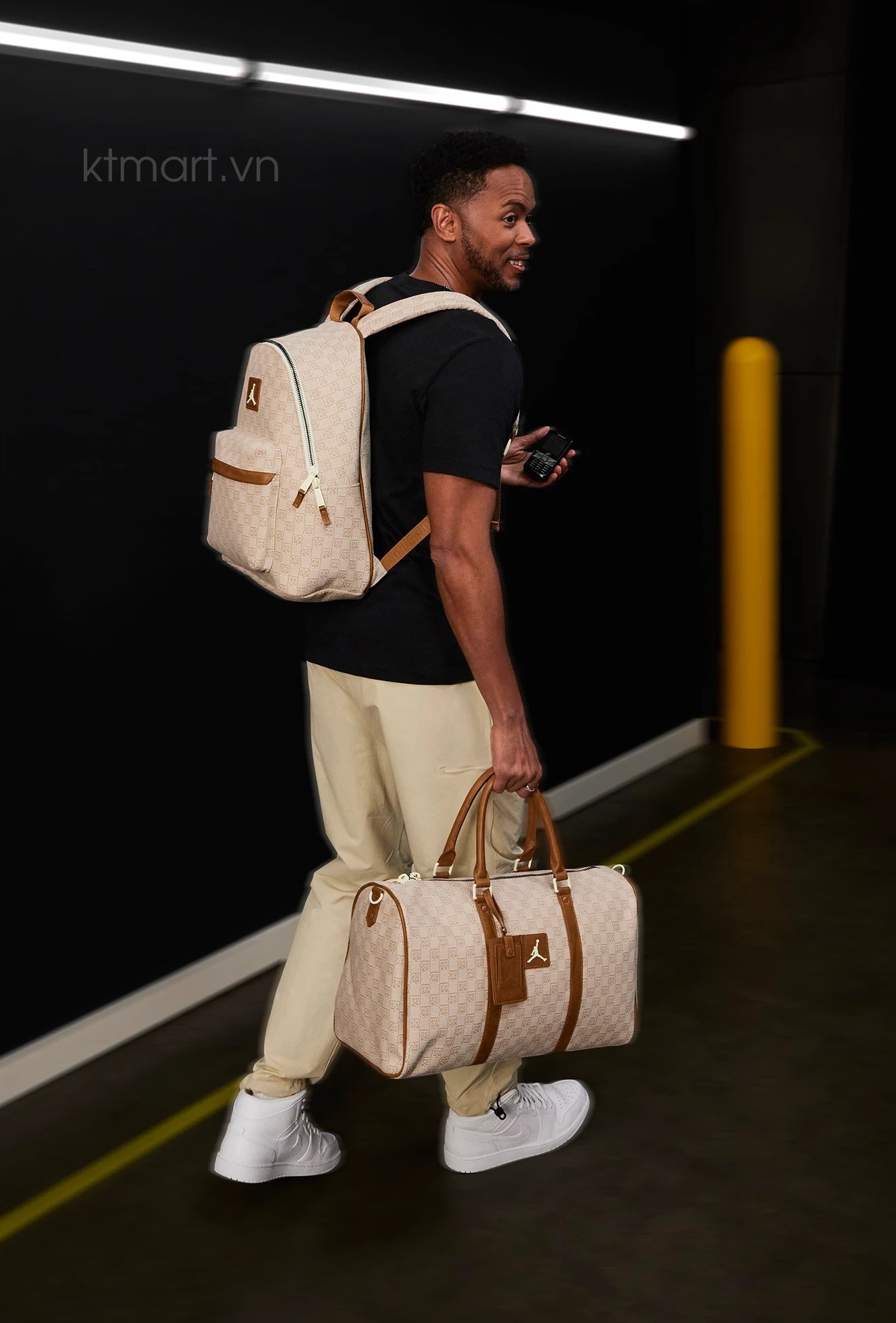 Balo-Nike-Jordan-Monogram-Backpack-FJ6784-25L-3.jpg?v=1772593781