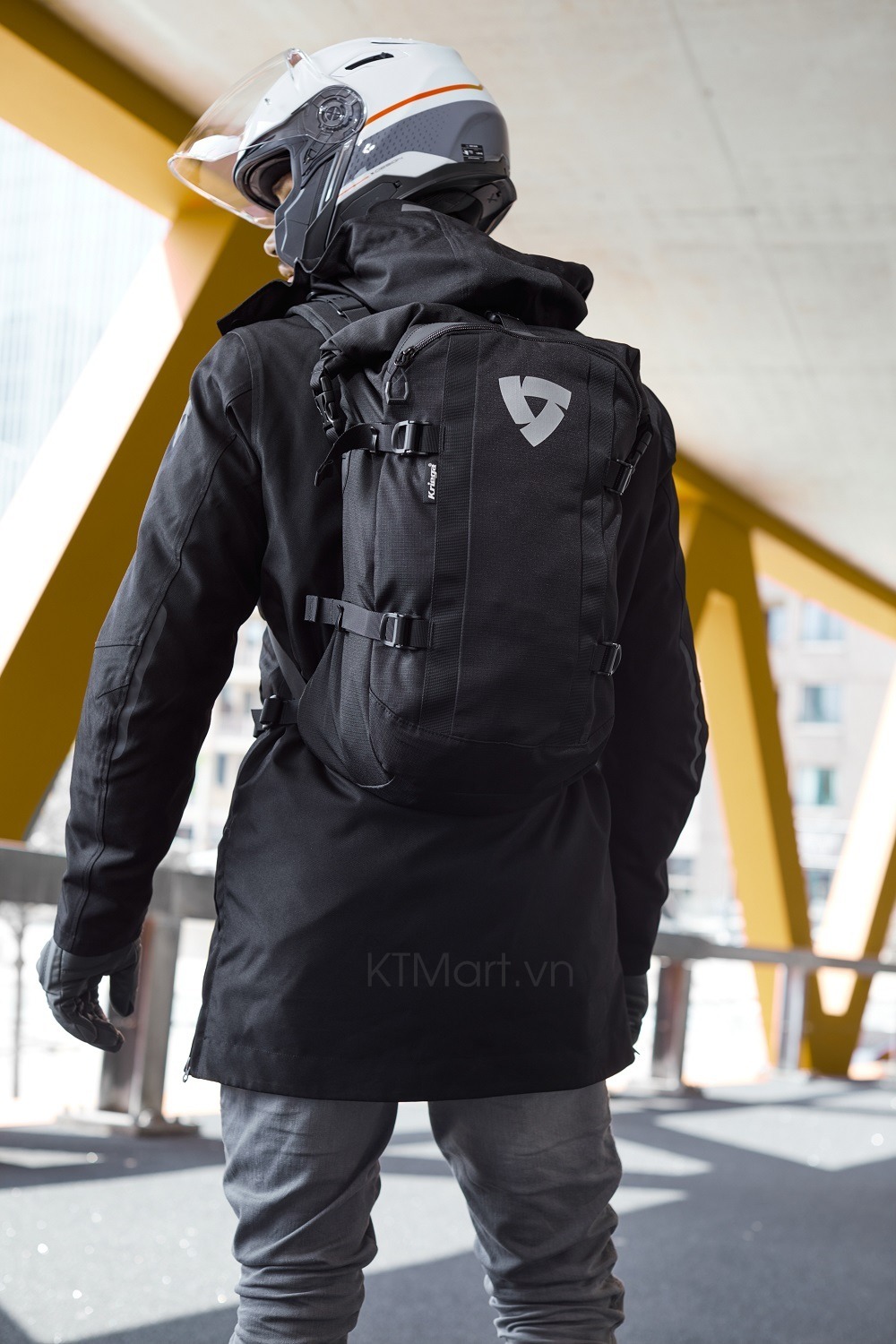 Balo-Revit-Backpack-Load-22L-H2O-FLU003-8.jpg?v=1773907610