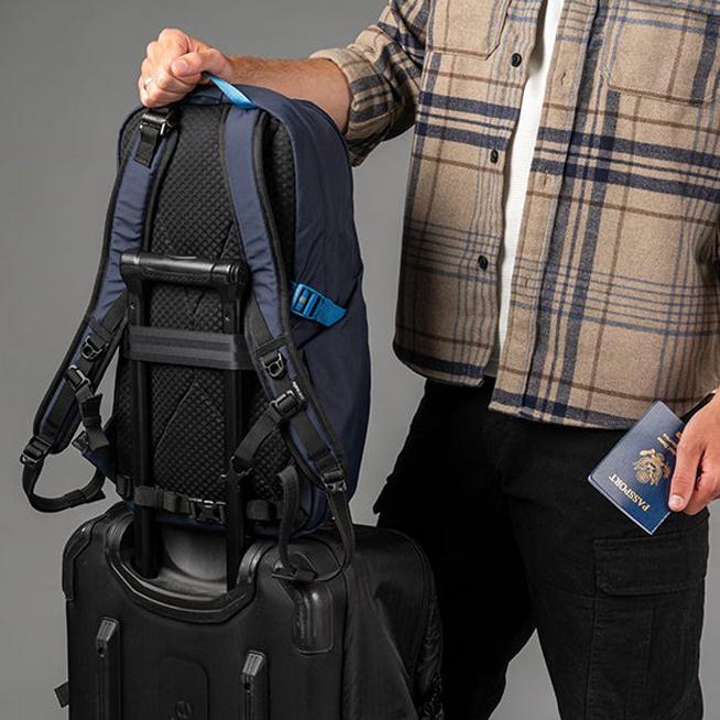Balo-chong-trom-Pacsafe-V-Active-Anti-Theft-Backpack-24L-Burgundy-60301347-19.jpg?v=1774841340