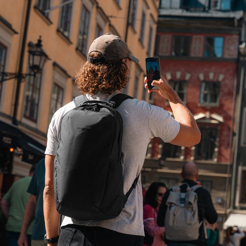 Balo-chong-trom-Pacsafe-V-Active-Anti-Theft-Backpack-24L-Burgundy-60301347-27.jpg?v=1774841381