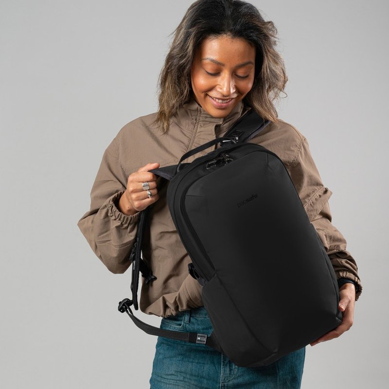 Balo-chong-trom-Pacsafe-V-Active-Anti-Theft-Backpack-24L-Burgundy-60301347-29.jpg?v=1774841389