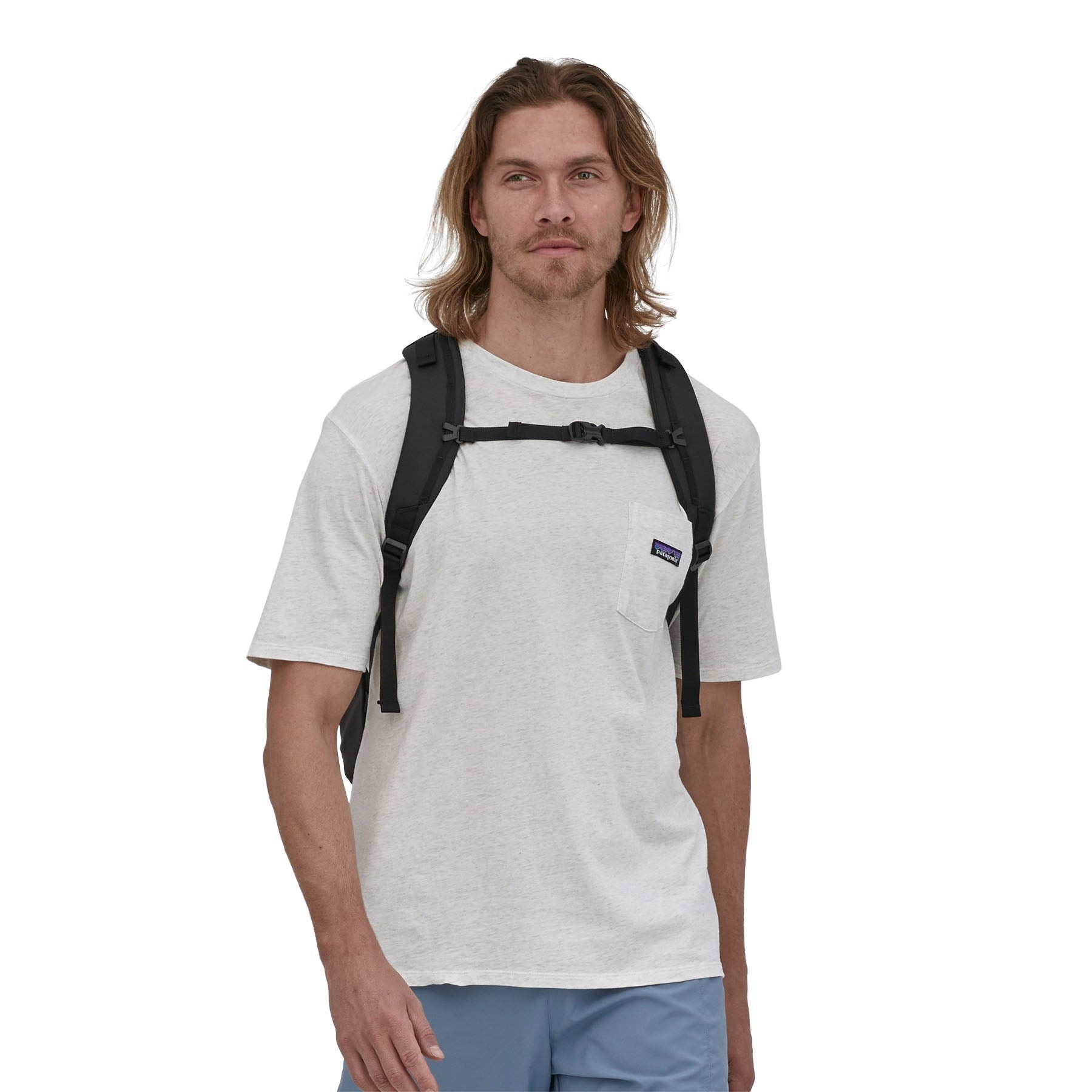 Balo-cong-so-Patagonia-Refugio-Daypack-30L-47928-Black-3.jpg