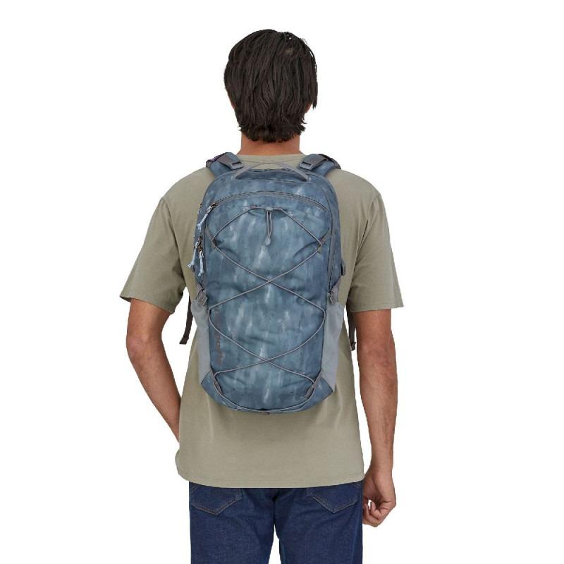 Balo-cong-so-Patagonia-Refugio-Daypack-30L-47928-Plume-Grey-2.jpg