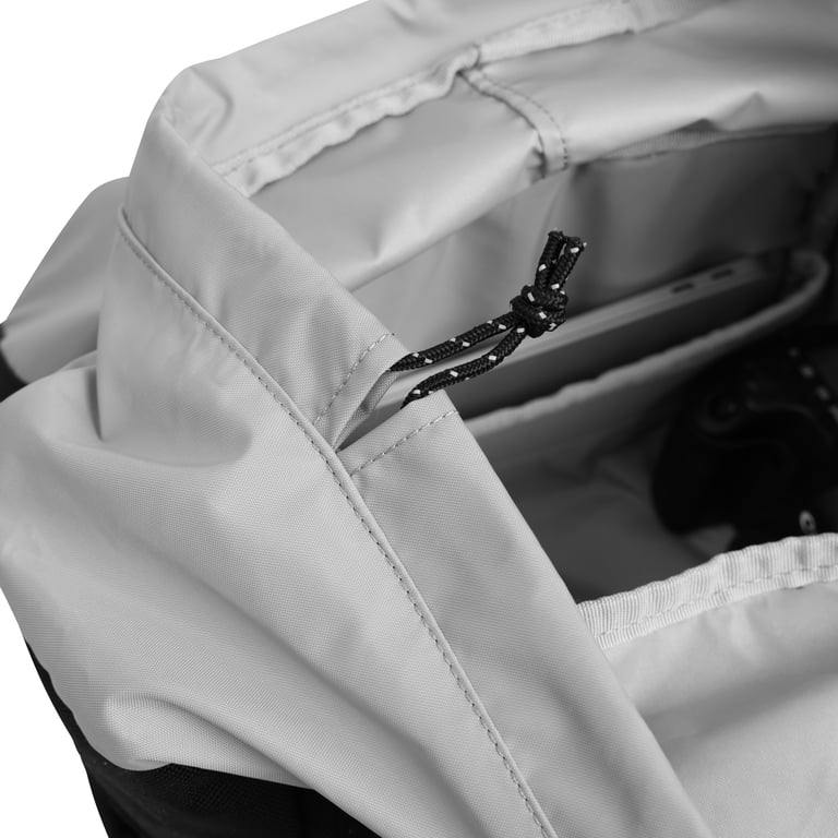 PeakPack The Vintage Label Retro Camera Backpack ktmart 7.jpg