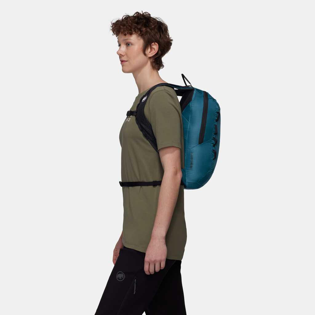 Balo-sieu-nhe-Mammut-Neon-Light-12L-Backpack-2510-02491-3.jpg