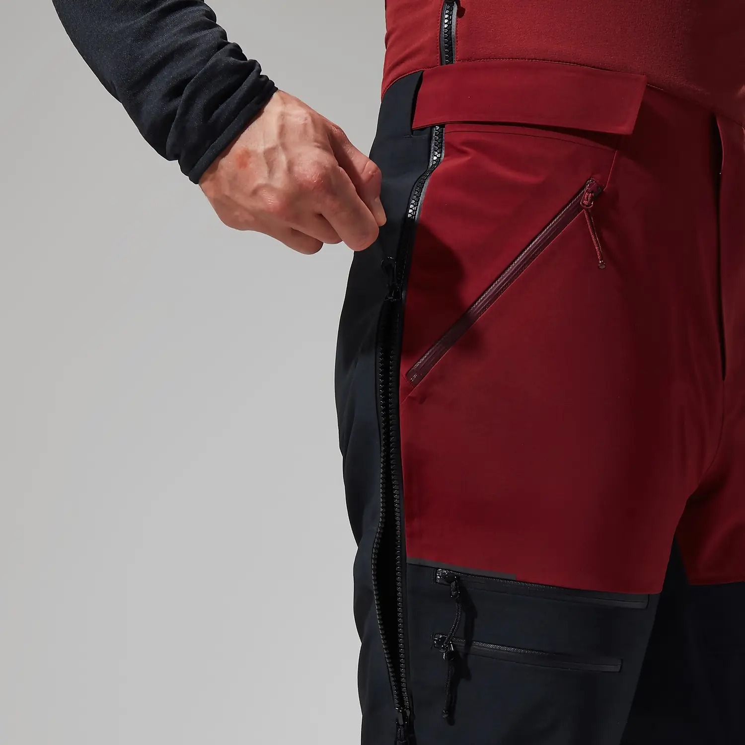 Berghaus-Men-s-MTN-Arete-Descend-GTX-Bib-Pants-4A001399HR9-size-M-L-34.jpg?v=1775030039