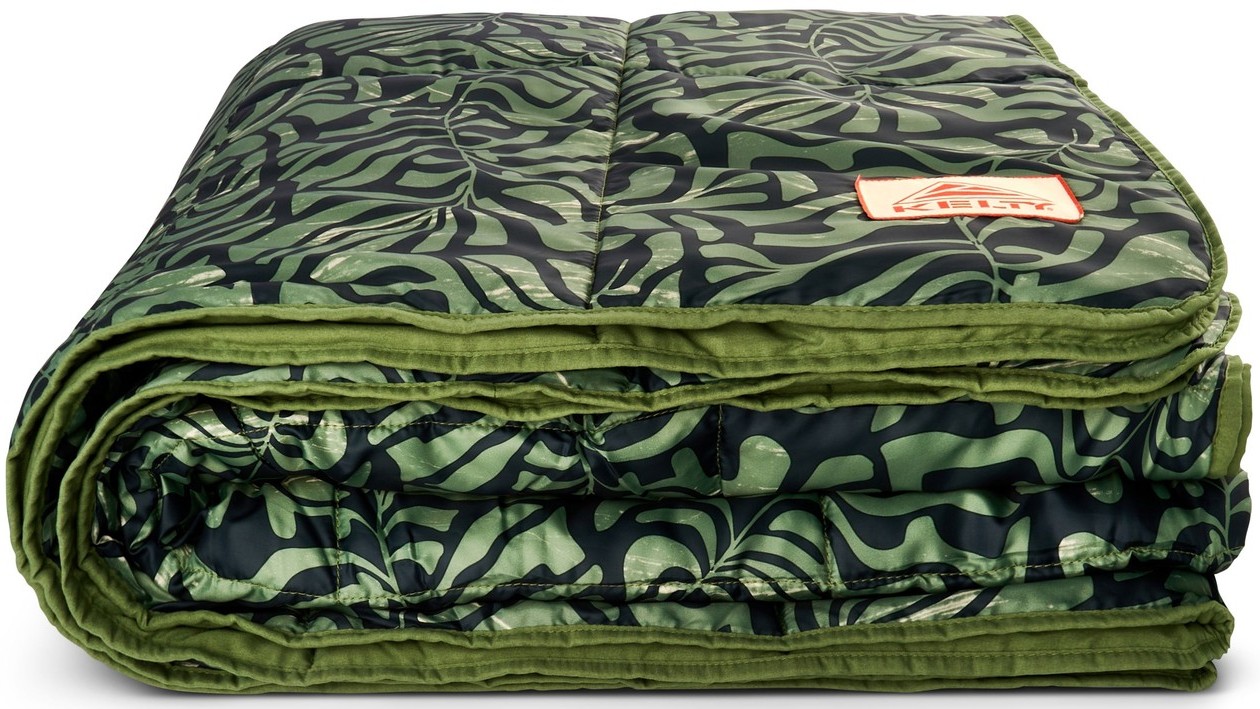Chan-Kelty-Biggie-Blanket-hang-ship-US-11.jpg?v=1770178573