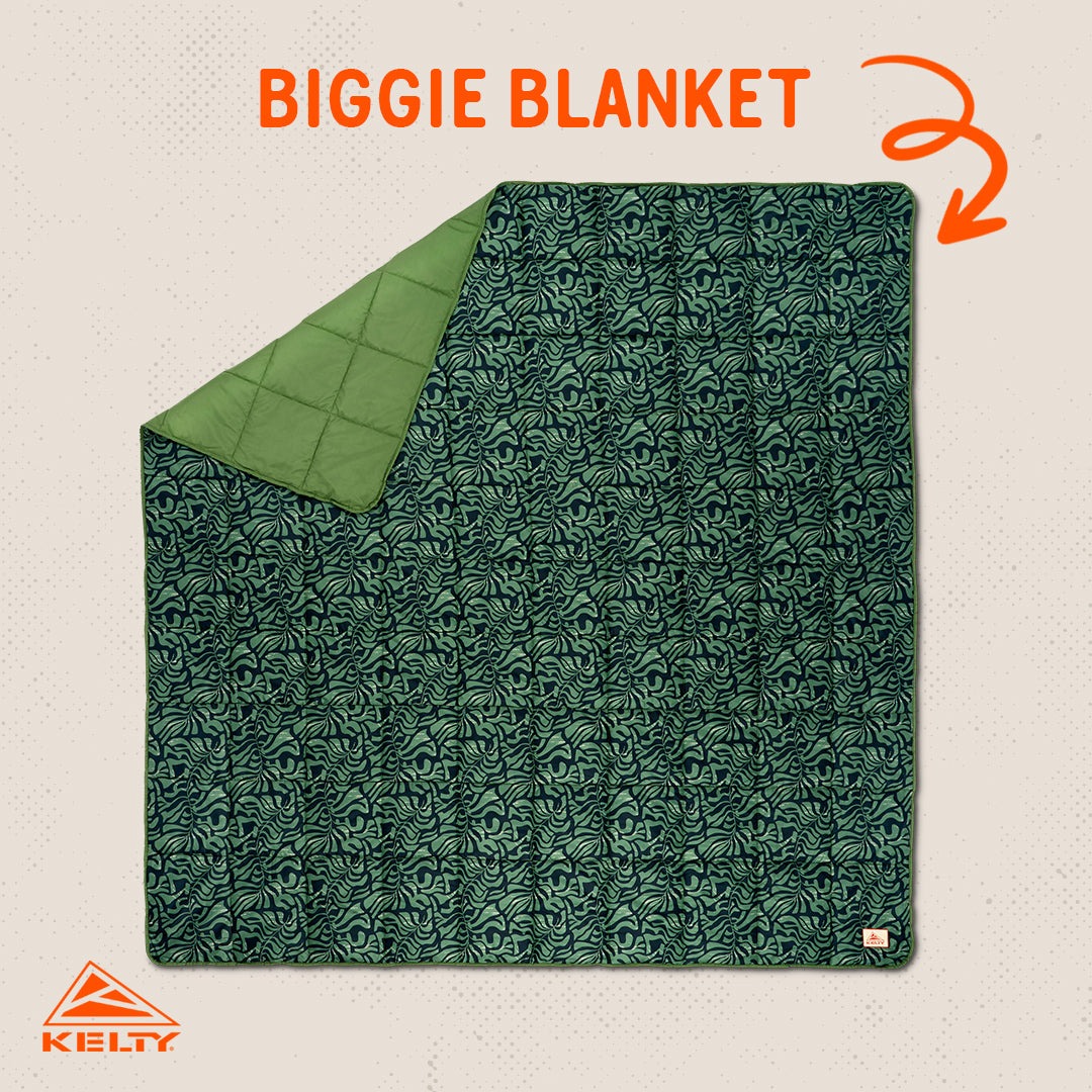 Chan-Kelty-Biggie-Blanket-hang-ship-US-9.jpg?v=1770178563