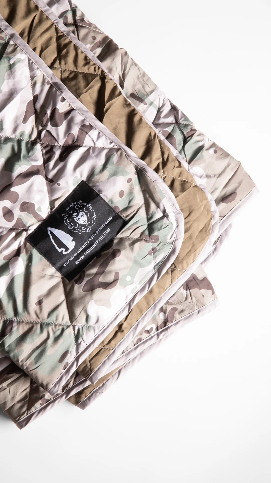 Chan-Tachuntfish-Camp-Blankets-2m-x-1-4m-6.jpg?v=1776304900