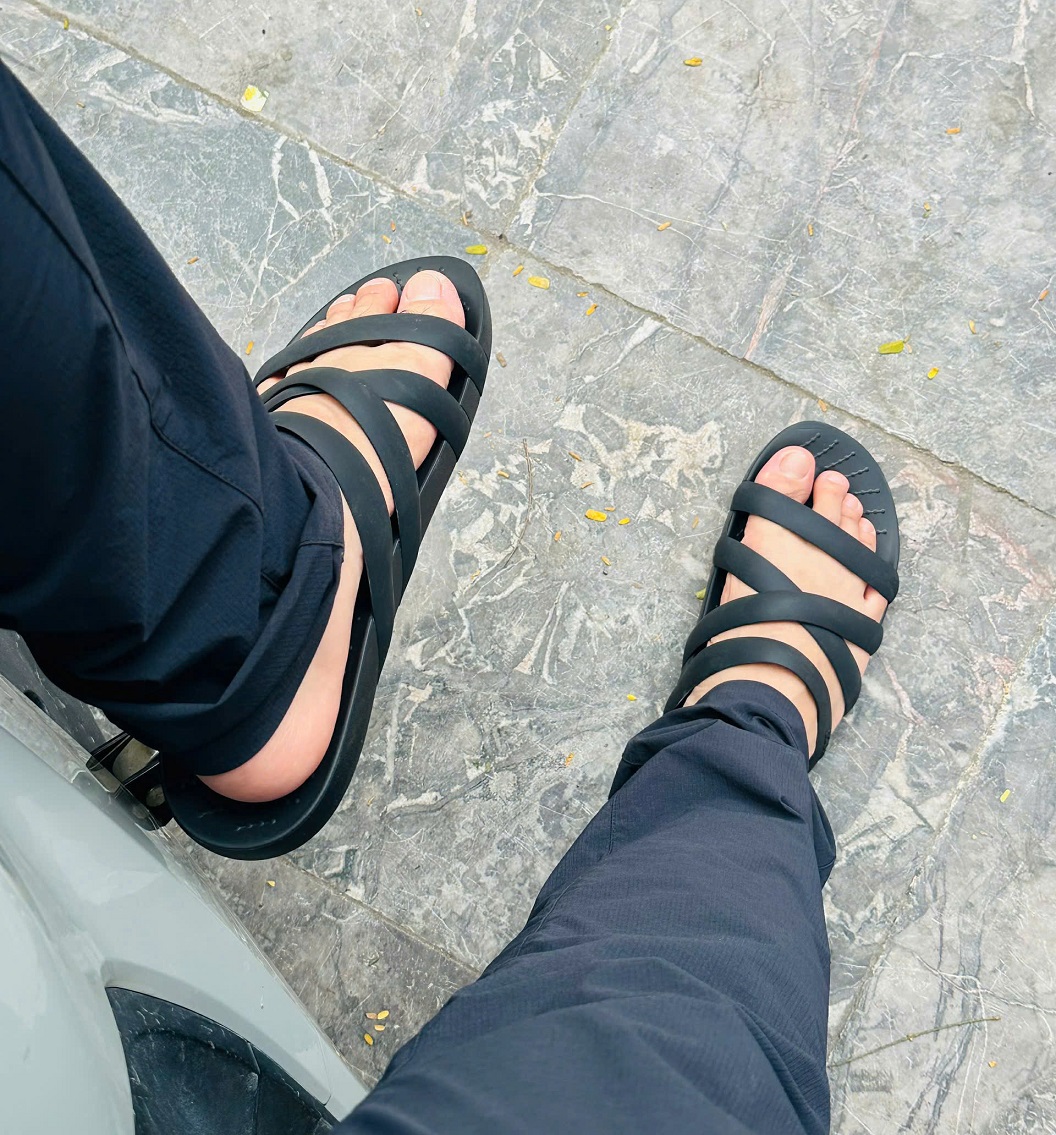 Dep-Crocs-Splash-Strappy-Sandal-208217-size-42-43.jpg?v=1777345963
