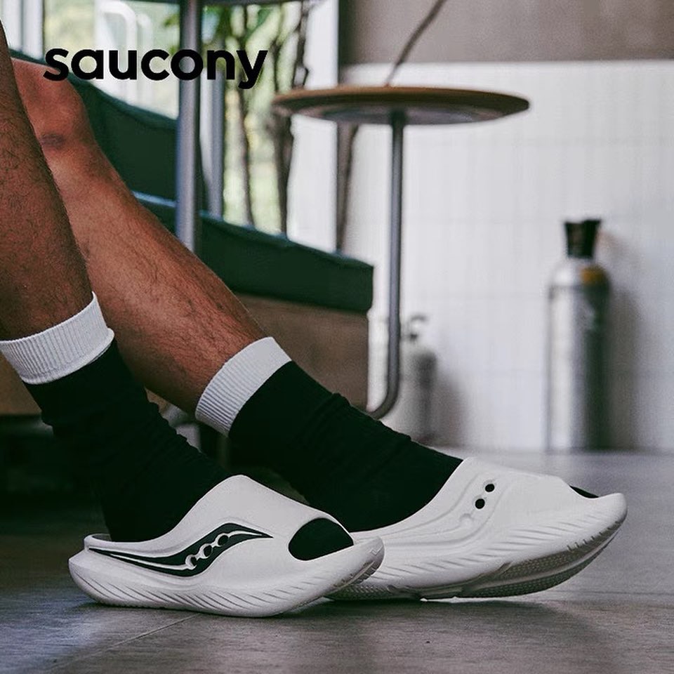 Dep-Saucony-Cradle-Recovery-size-41-1.jpg?v=1773800125
