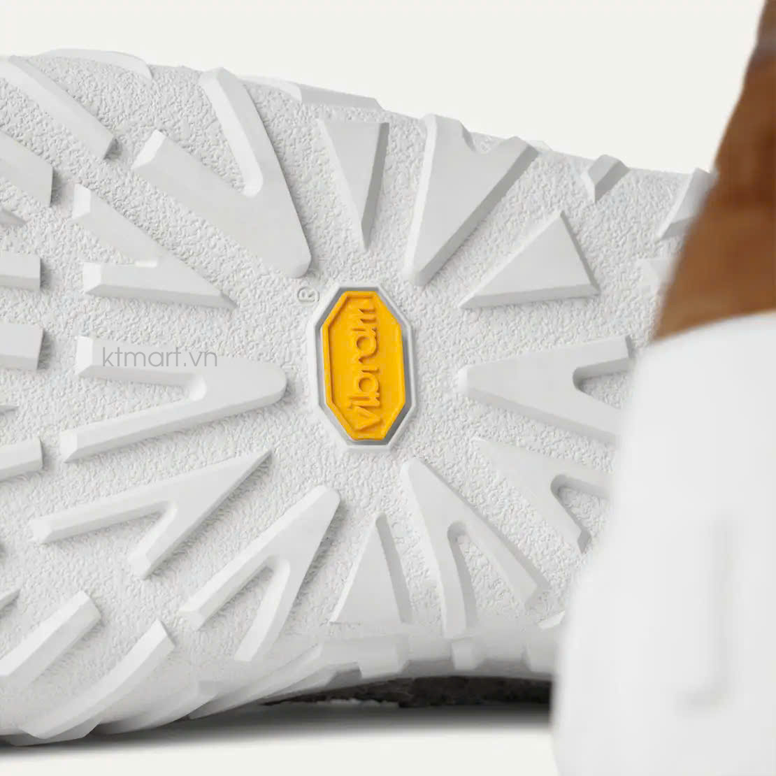 Giay-da-lot-long-cuu-UGG-Men-s-Ascot-Vibram-Wrap-Tech-1167670-size-40-41-42-27.jpg
