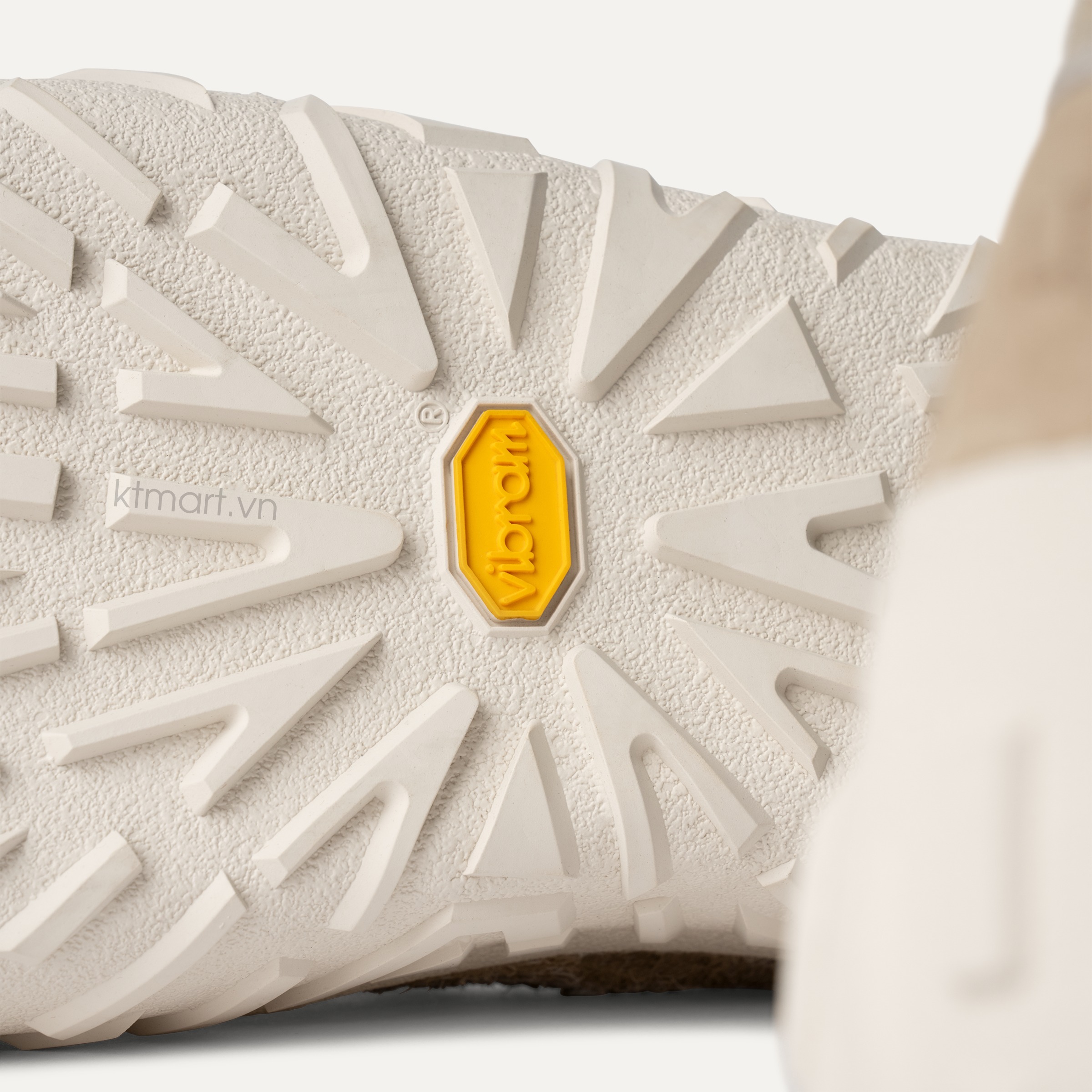 Giay-da-lot-long-cuu-UGG-Men-s-Ascot-Vibram-Wrap-Tech-1167670-size-40-41-42-34.jpg