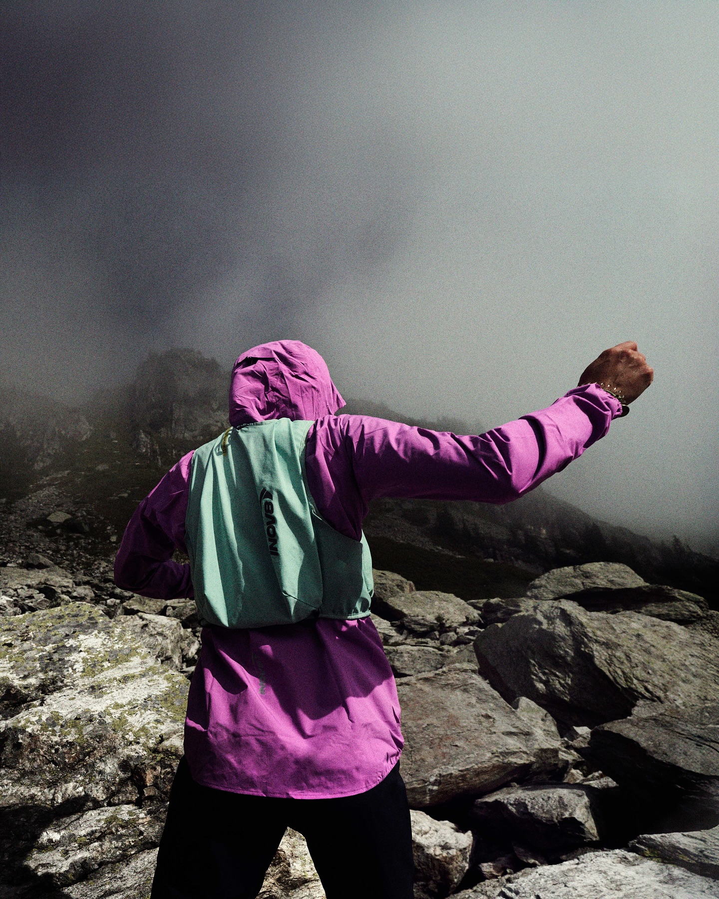 Inov8-Stormshell-Waterproof-Womens-Running-Jacket-001430-size-12-18UK-24.jpg
