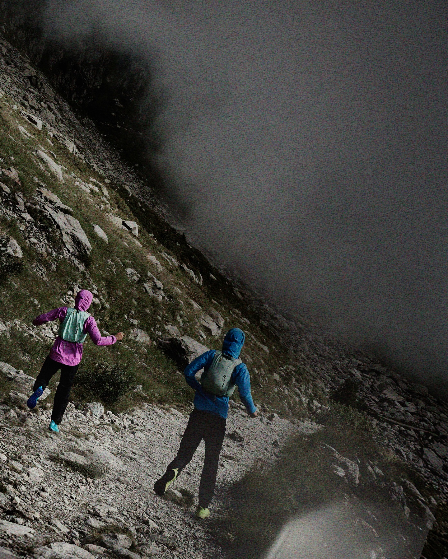 Inov8-Stormshell-Waterproof-Womens-Running-Jacket-001430-size-12-18UK-26.jpg