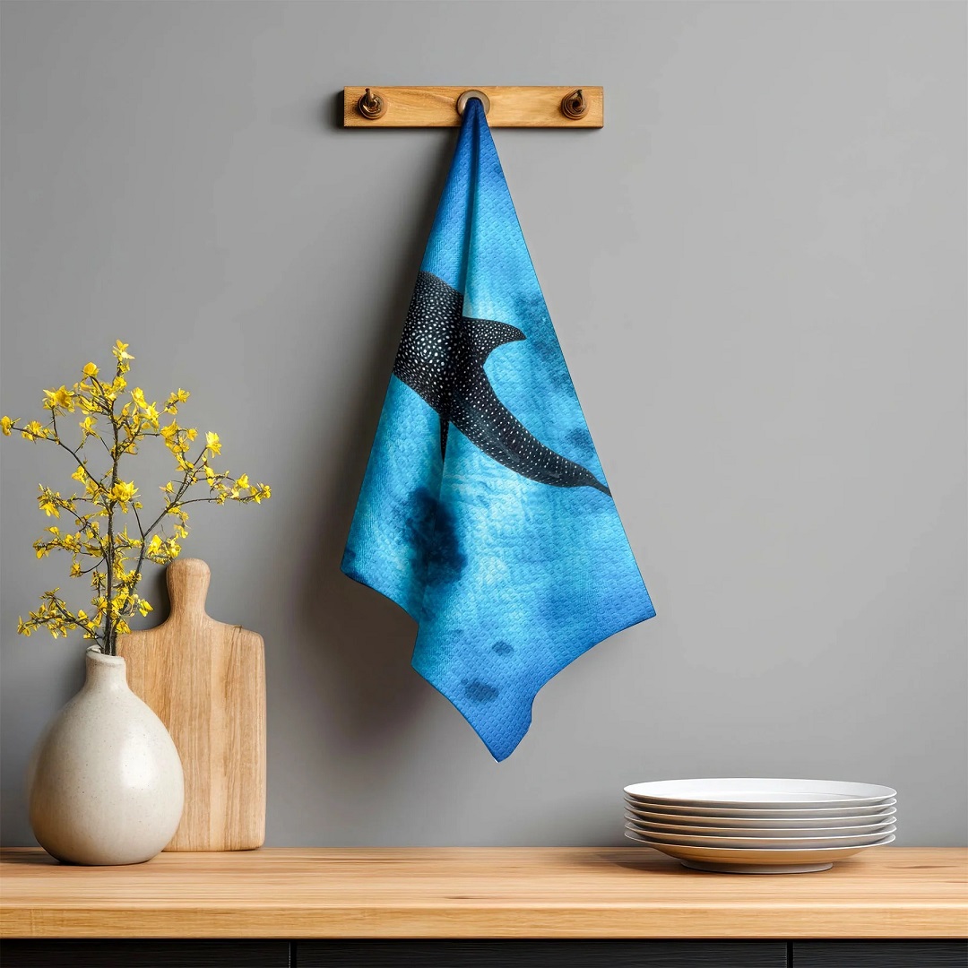Khan-Jordan-Robins-Whale-Shark-Ningaloo-Reef-Towel-70x50cm-3.jpg?v=1777361450