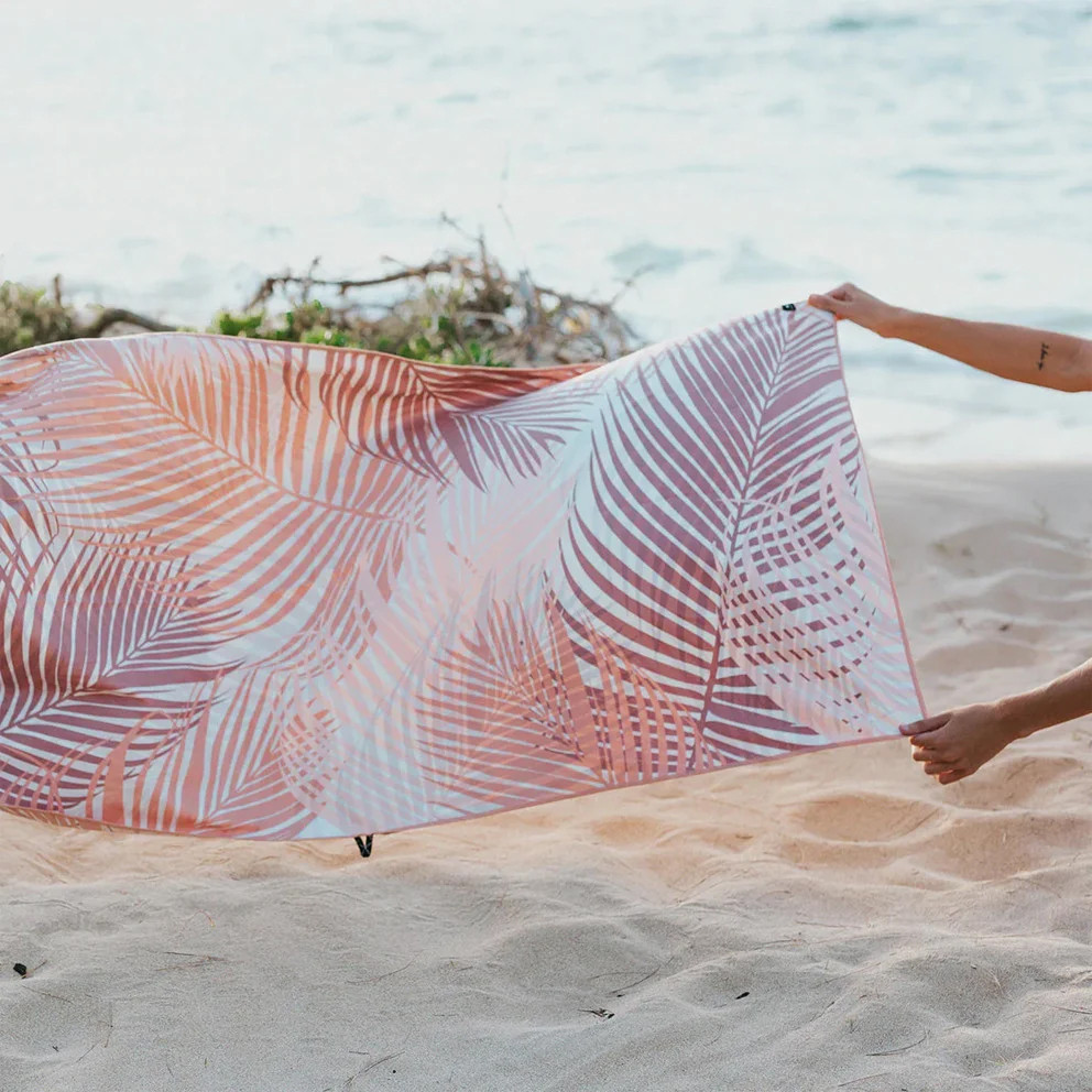 Khan-di-bien-Slowtide-Hala-Quick-Dry-Beach-Towel-76-x-152cm-2.jpg?v=1779093203