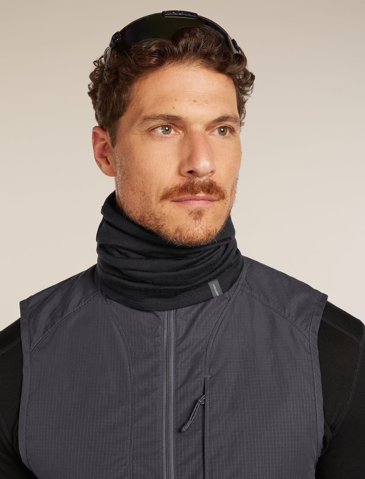 Khan-ong-long-cuu-100-Merino-Ice-Breaker-Oasis-Flexi-Chute-200-9.jpg