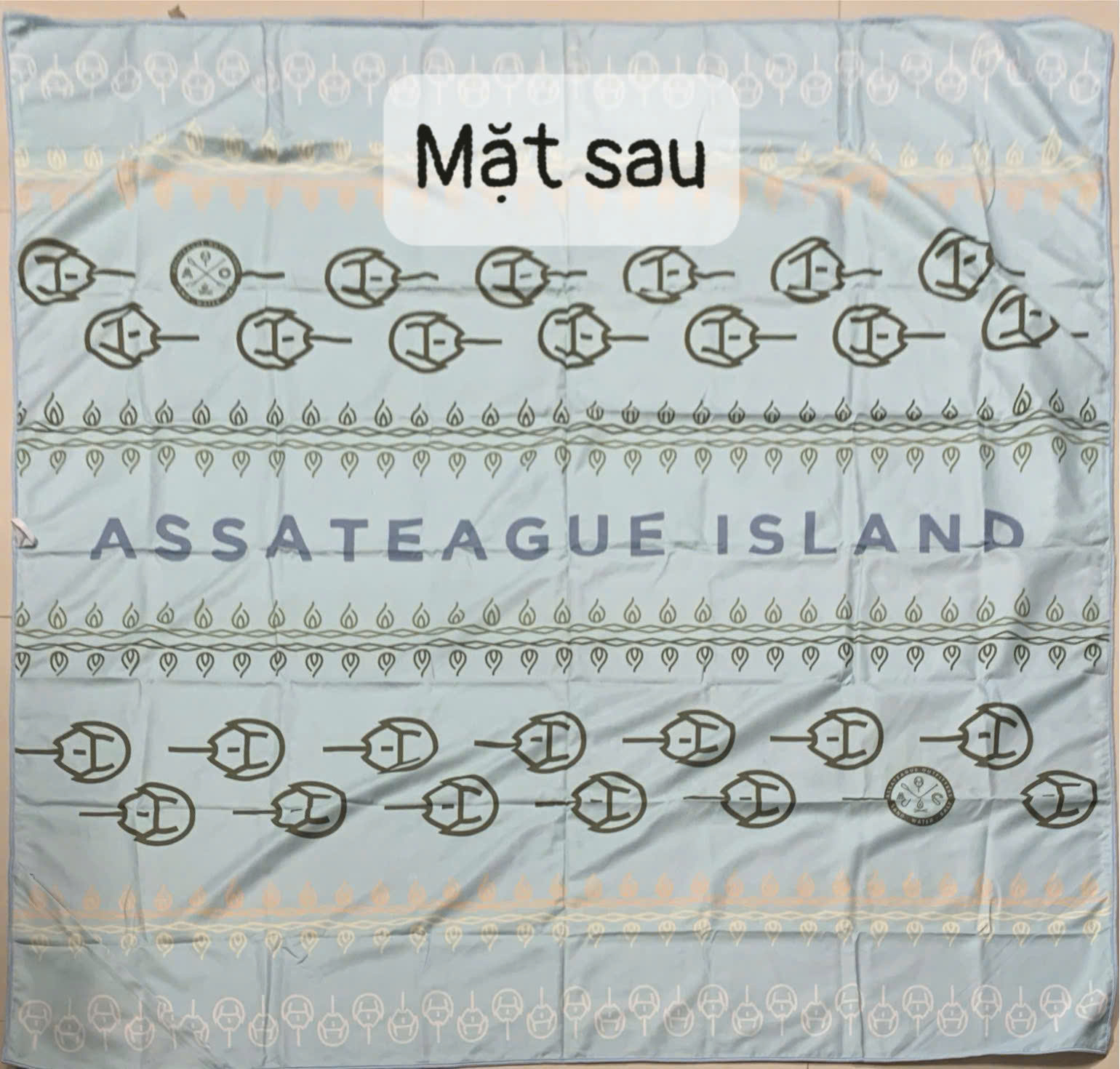 Khan-tam-da-nang-Sand-Free-Beach-Towel-1m6x1m6-2.jpg