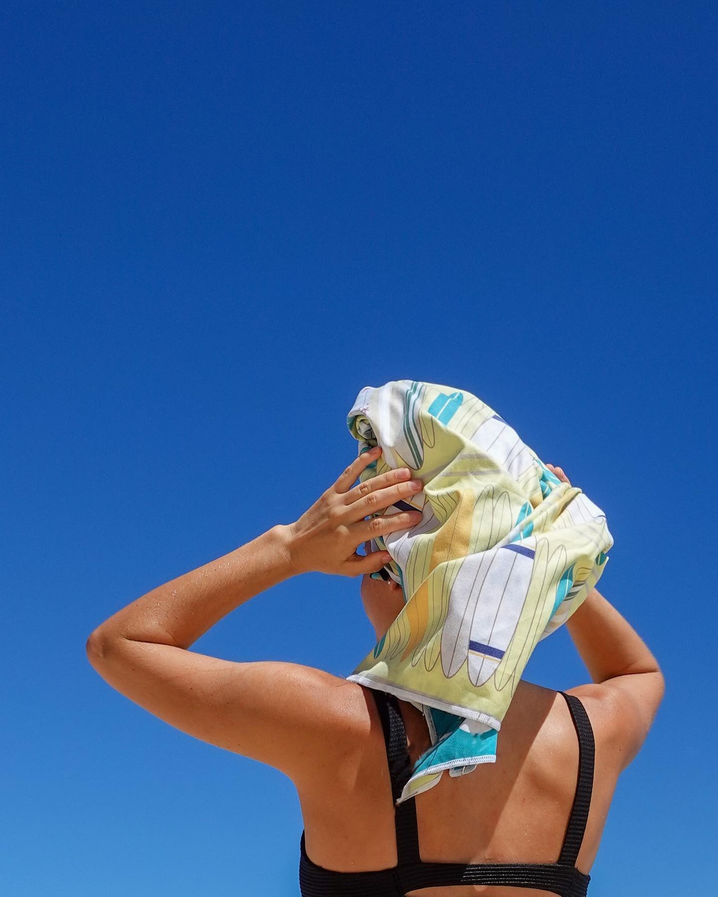 Khan-tam-trai-da-nang-Onda-Microfiber-Sand-Free-Beach-Towel-150x90cm-3.jpg?v=1769586763