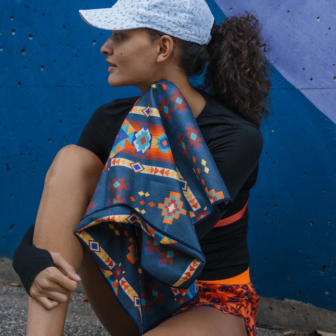 Khan-tap-Khan-tam-Khan-di-bien-Sprints-Aztec-Mini-Towel-77x46cm.jpg?v=1777361828