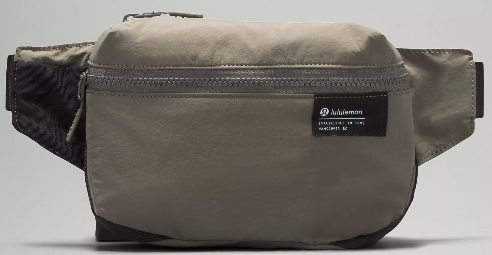 Lululemon-Clean-Lines-Belt-Bag-2L-LU9APKS-11.jpg?v=1775012231