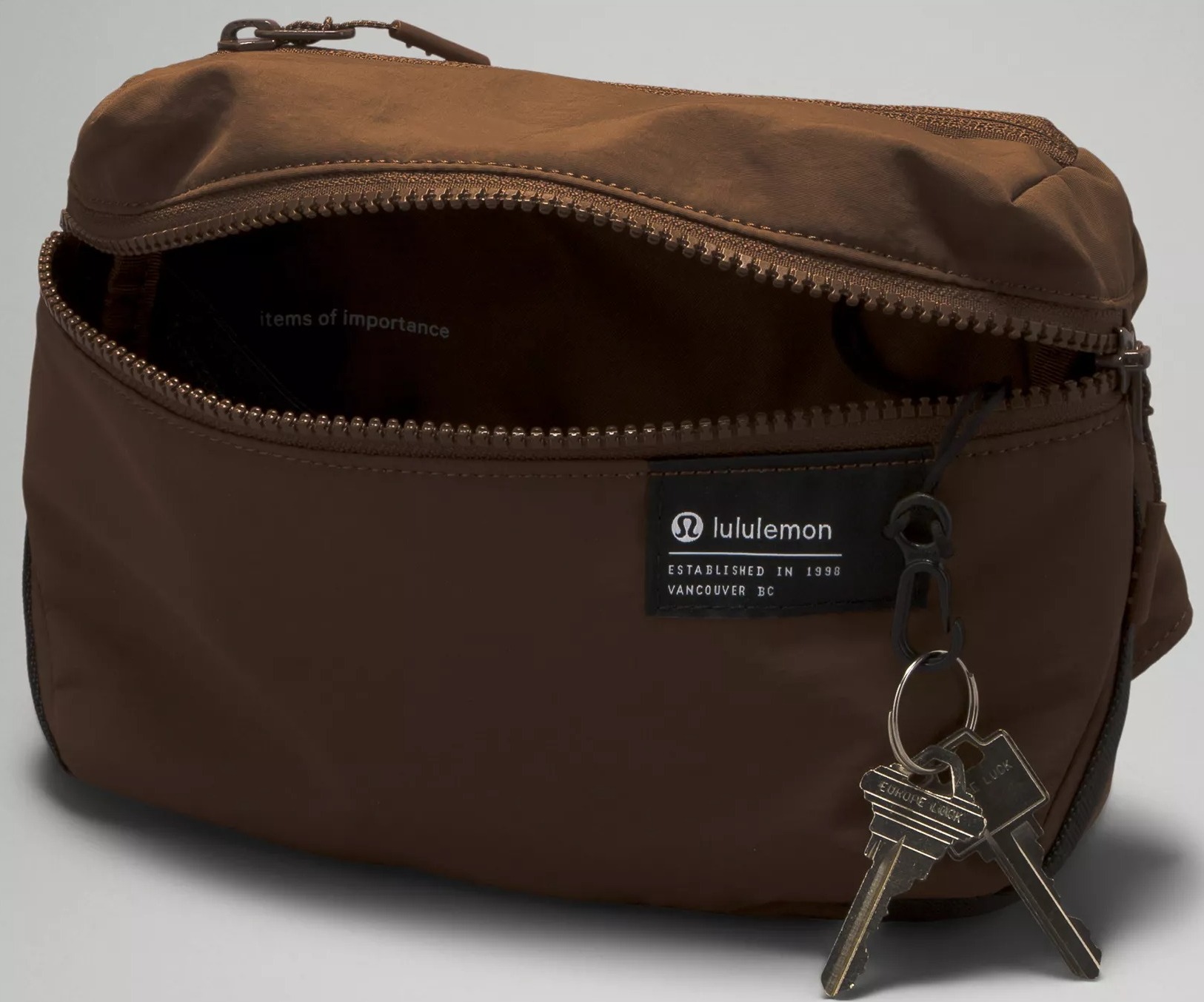 Lululemon-Clean-Lines-Belt-Bag-2L-LU9APKS-36.jpg?v=1775013874